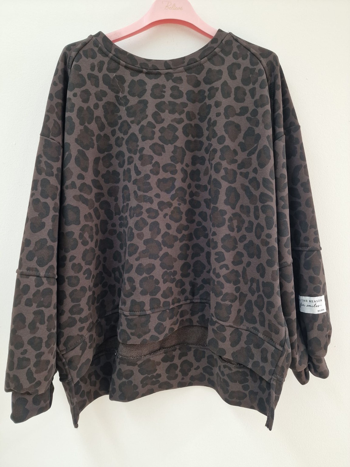 Leo Sweater mit Patch – SW0093 Made in Italy Gr 34-42