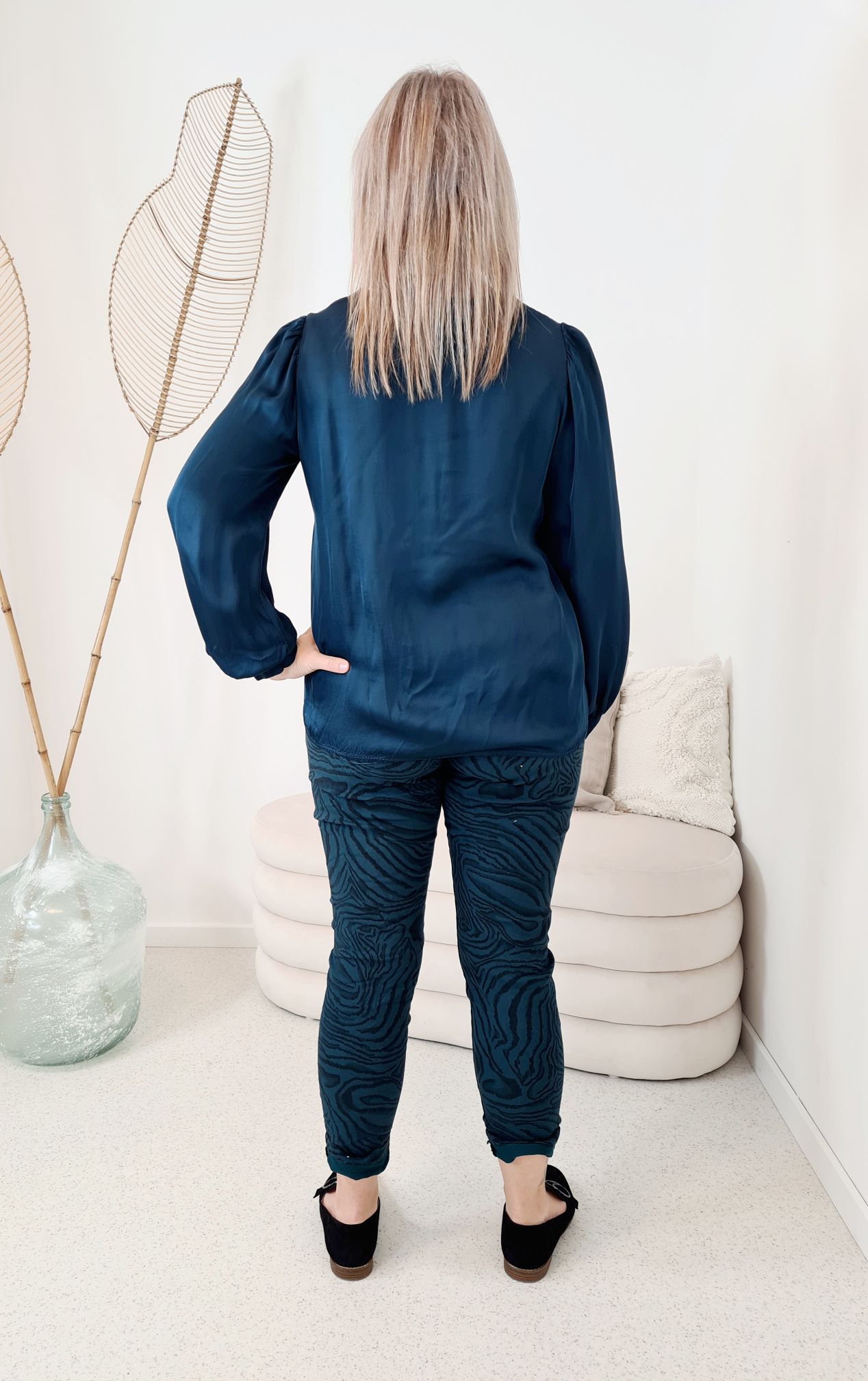 BASIC SEIDEN BLUSE RONDA PETROL 34-40 Made in Italy Silk Oversize Shirt Hemd BASIC SEIDEN BLUSE RONDA PETROL 34-40 Made in Italy Silk Oversize Shirt Hemd