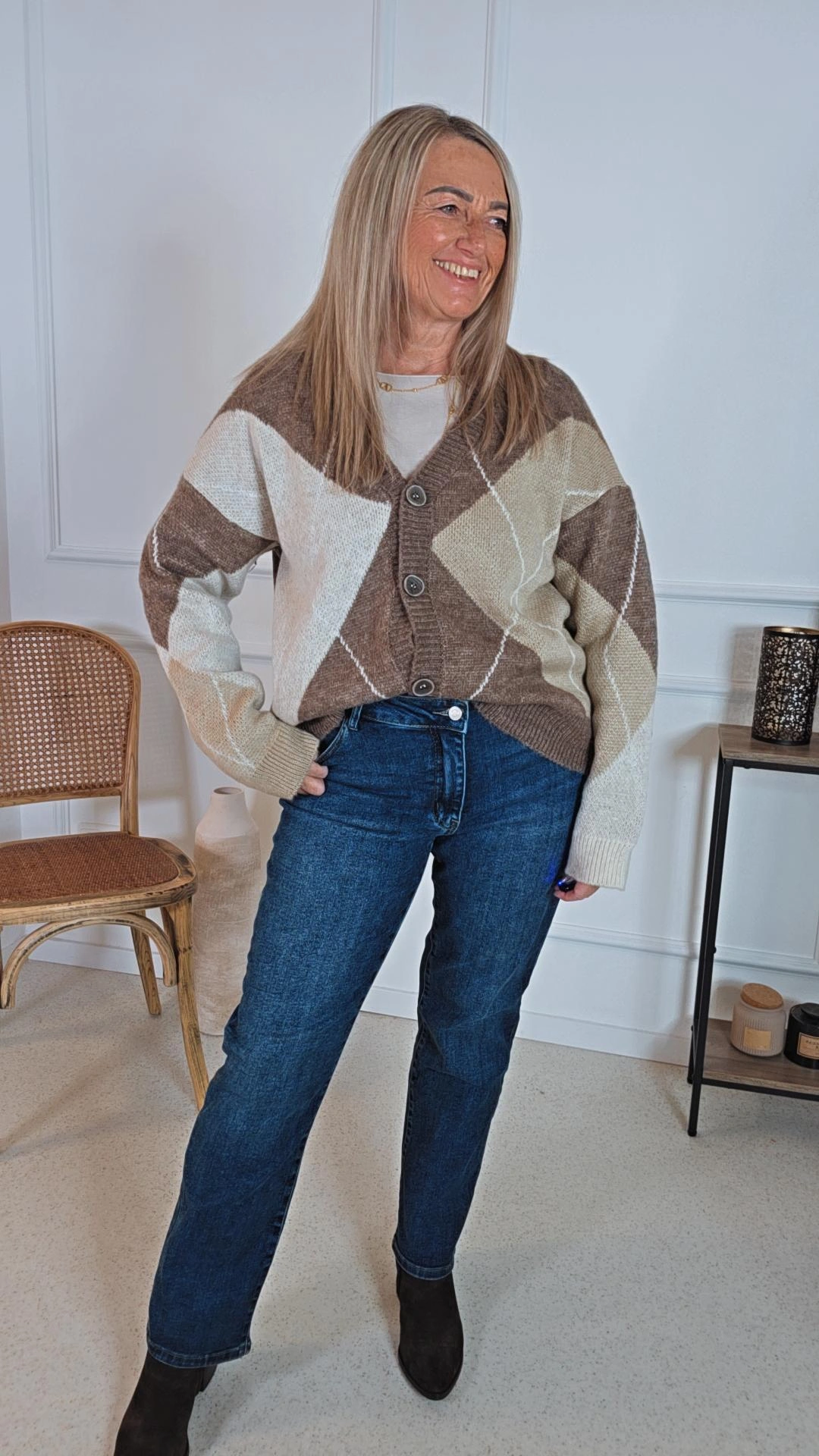 CARDIGAN MAIKE Grafisches Muster & V-Ausschnitt 34-44 Made in Italy Strickjacke Strickcardigan