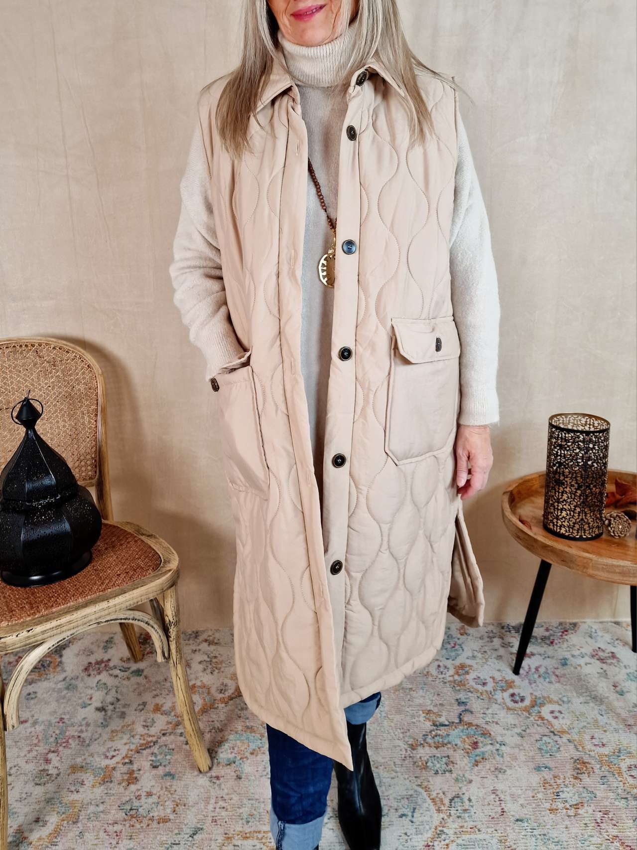 ÄRMELLOSE STEPPWESTE AMIRA CAMEL Kapuze Oversize Stepp Weste Jacke Mantel Italy Style versch. Größen Kopie ÄRMELLOSE STEPPWESTE AMIRA CAMEL Kapuze Oversize Stepp Weste Jacke Mantel Italy Style versch. Größen Kopie