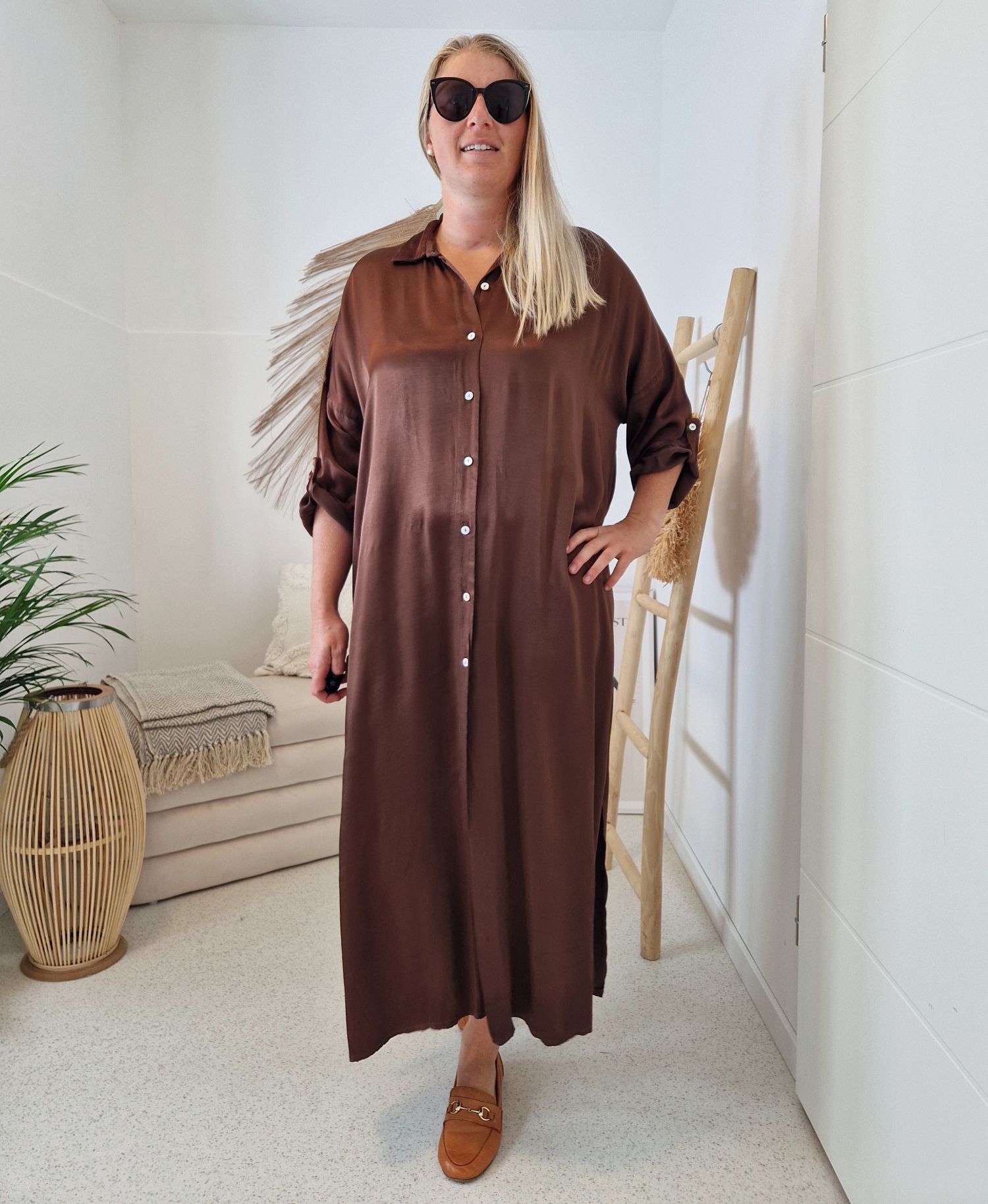 BLUSENKLEID NORA BRAUN 34-42/44 Made in Italy Oversize Maxi Kleid Mantel DRESS Satin Optik BLUSENKLEID NORA BRAUN 34-42/44 Made in Italy Oversize Maxi Kleid Mantel DRESS Satin Optik