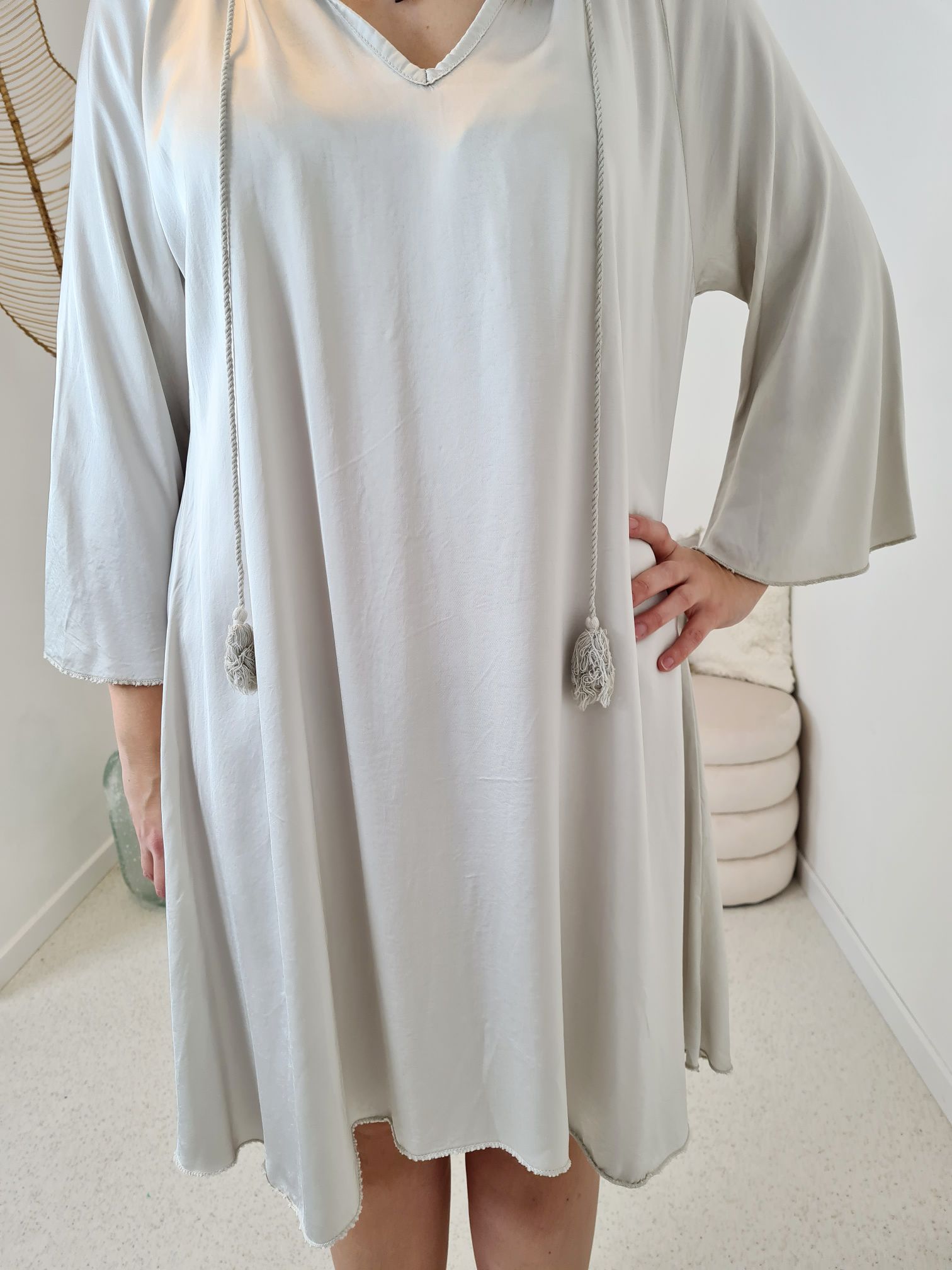 TUNIKAKLEID CARINA CREME 36-42 Satin Optik Kleid Bluse Dress Made in Italy TUNIKAKLEID CARINA CREME 36-42 Satin Optik Kleid Bluse Dress Made in Italy