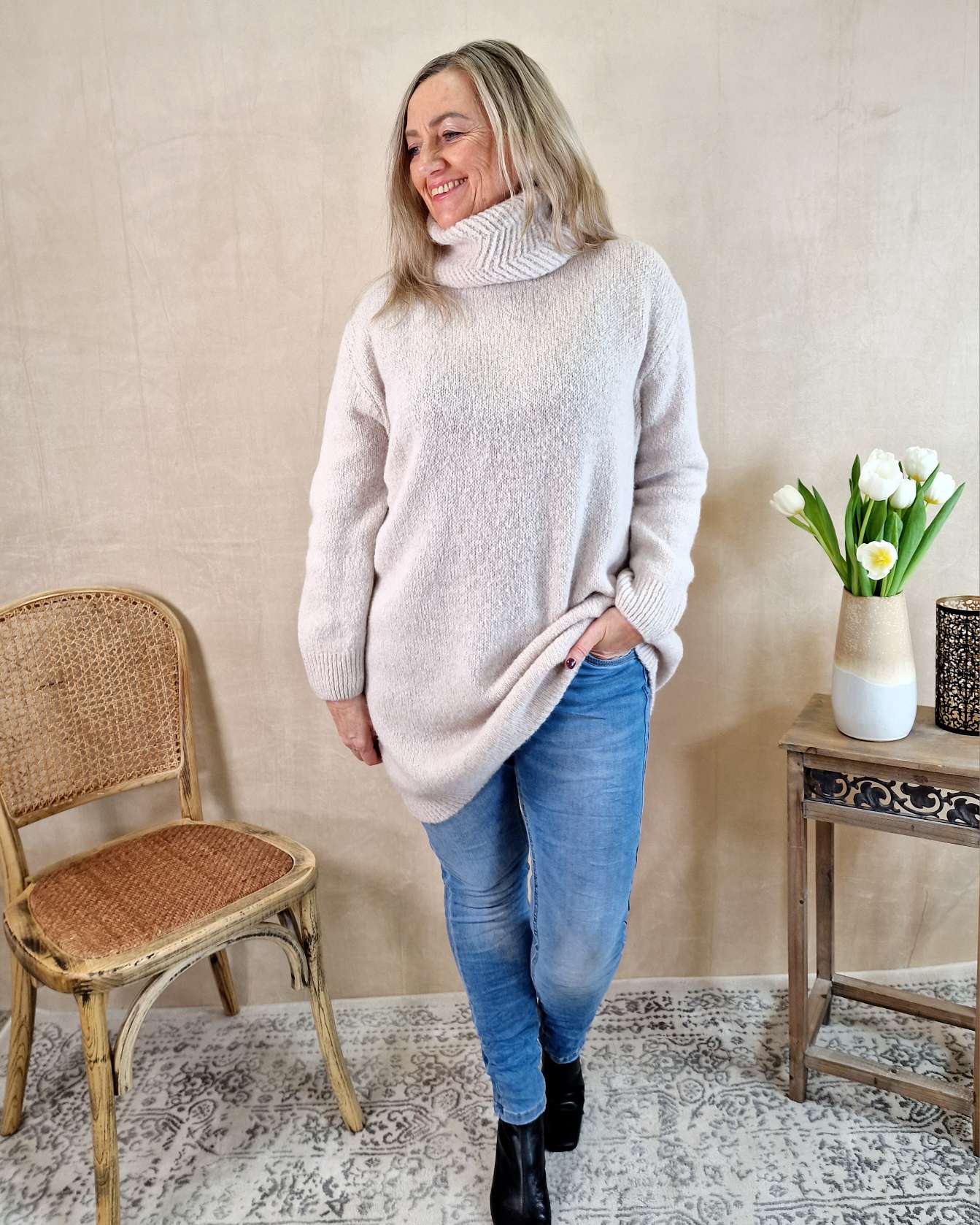KNIT DRESS BALTIMORE SAND 34-42 Strickkleid Kleid Rollkragen Made in Italy KNIT DRESS BALTIMORE SAND 34-42 Strickkleid Kleid Rollkragen Made in Italy