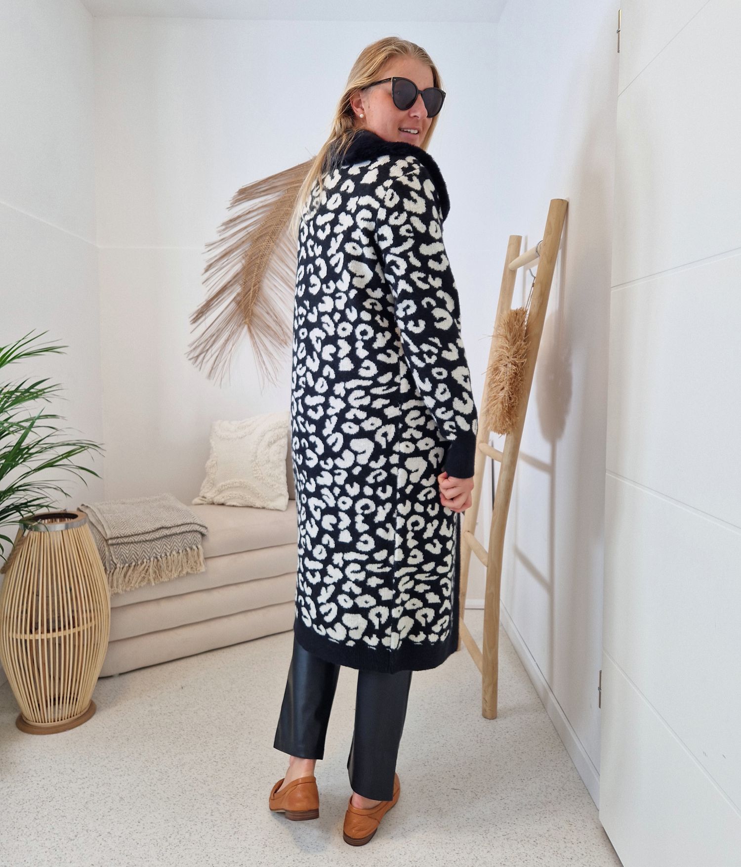 LUXURY KNIT COAT MIRINA LEO SCHWARZ 34-42 Strickmantel Mantel Cardigen Italy Kollektion LUXURY KNIT COAT MIRINA LEO SCHWARZ 34-42 Strickmantel Mantel Cardigen Italy Kollektion