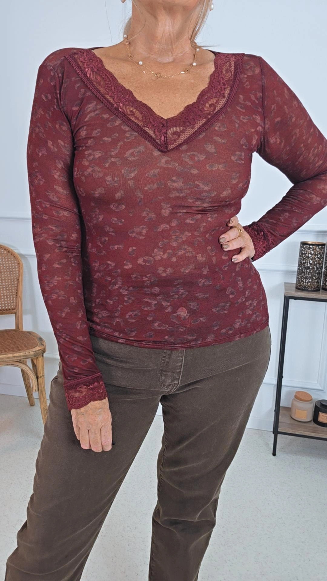 CASHMERE LONGSLEEVE AMIGA LEO 34-40/42 Made in Italy mit Spitzendetails