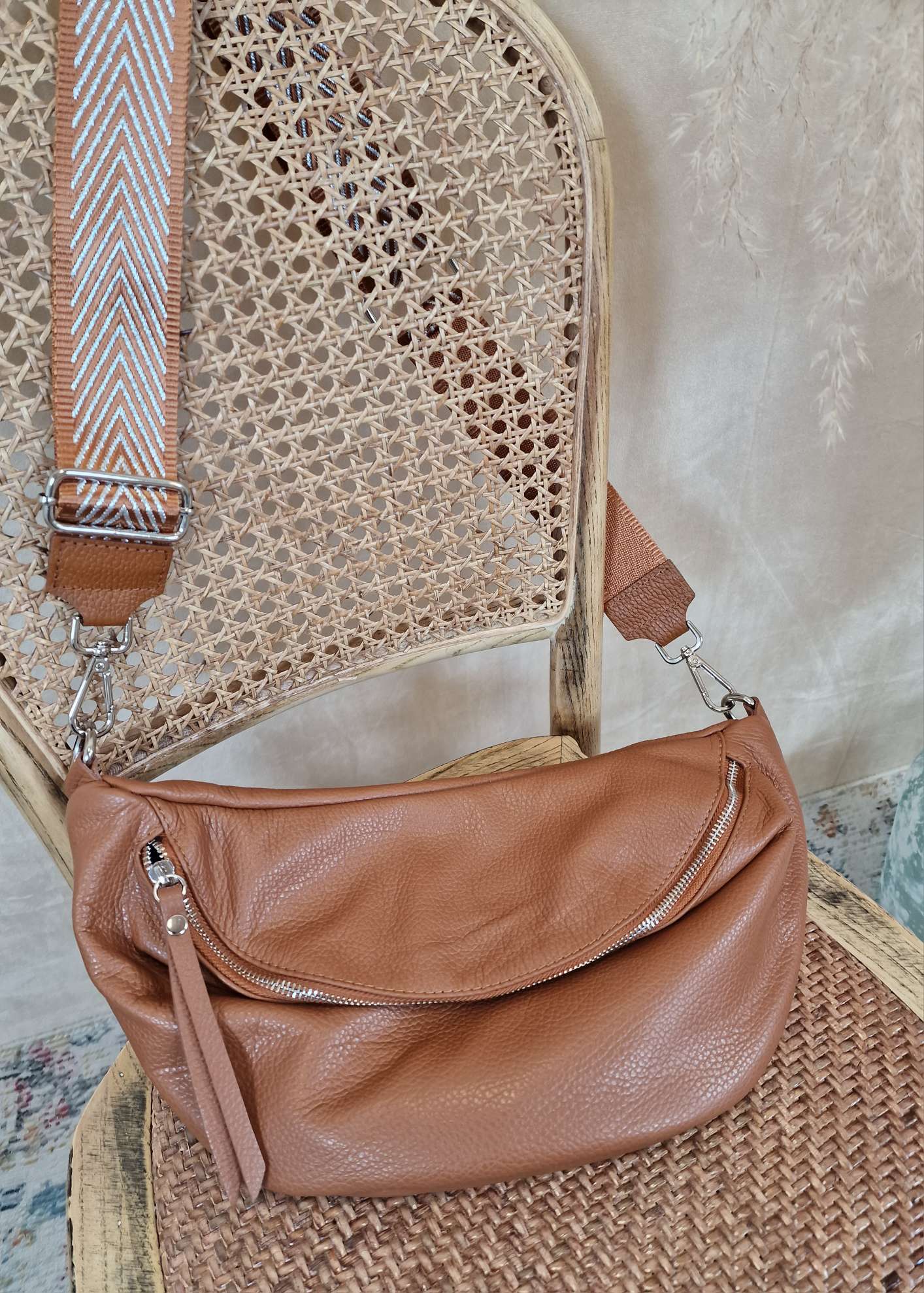 XXL BAUCHTASCHE VERDA COGNAC SILBER mit Zusatzgurt Made in Italy Ledertasche echt Leder XXL BAUCHTASCHE VERDA COGNAC SILBER mit Zusatzgurt Made in Italy Ledertasche echt Leder