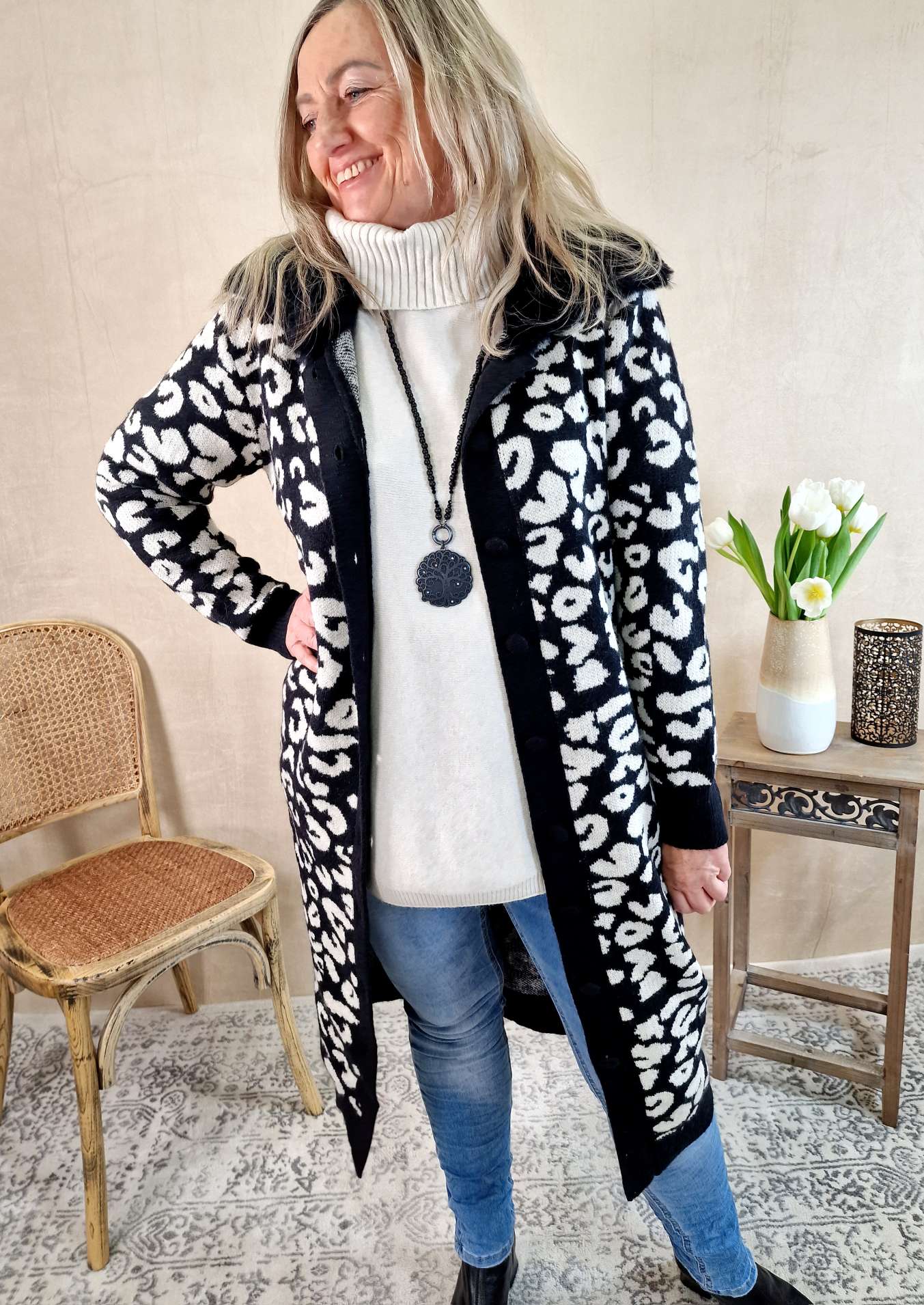 LUXURY KNIT COAT MIRINA LEO SCHWARZ 34-42 Strickmantel Mantel Cardigen Italy Kollektion LUXURY KNIT COAT MIRINA LEO SCHWARZ 34-42 Strickmantel Mantel Cardigen Italy Kollektion