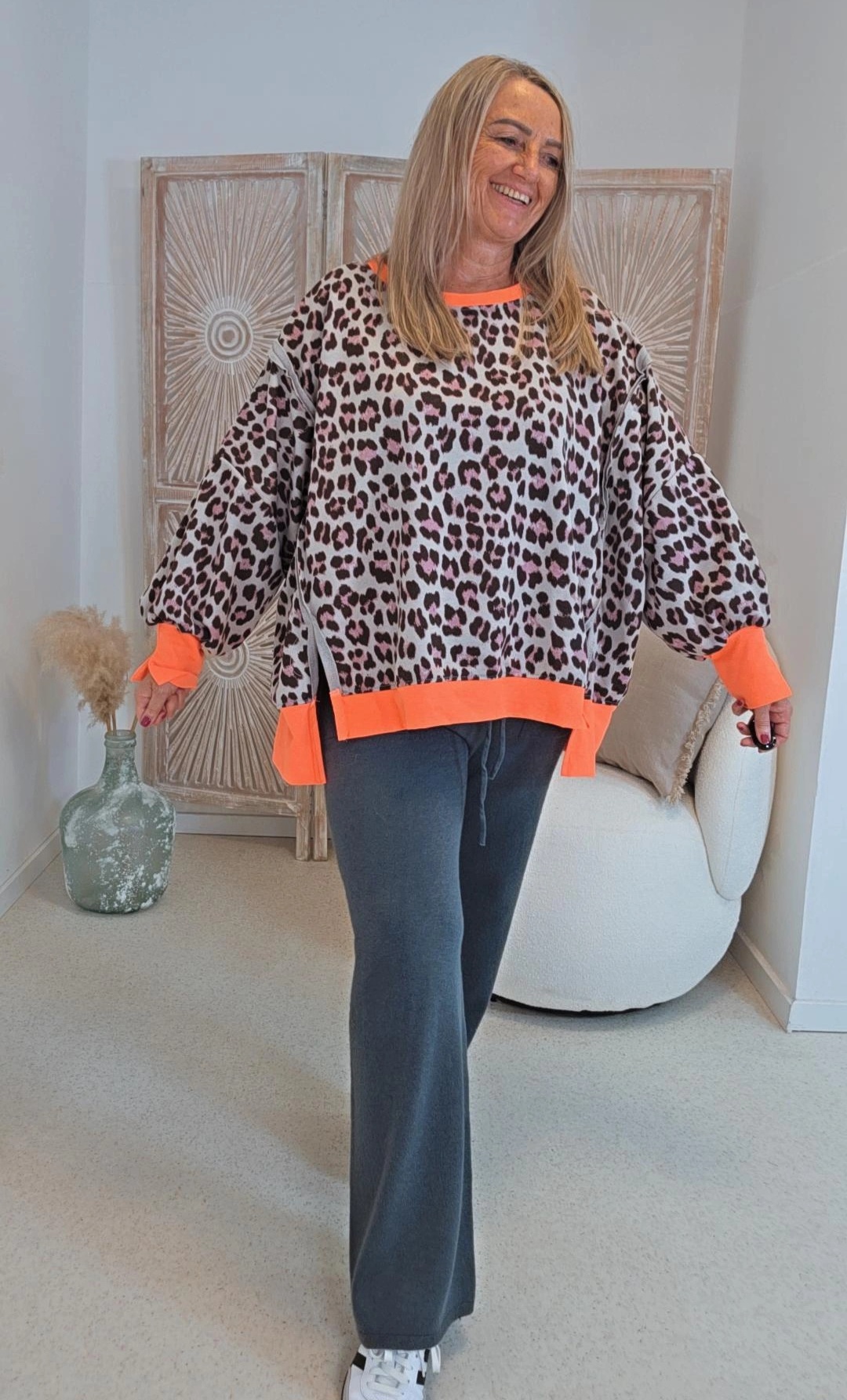 OVERSIZE SWEATER CARLOTA LEO NEONDETAILS Made in Italy 34-44/46