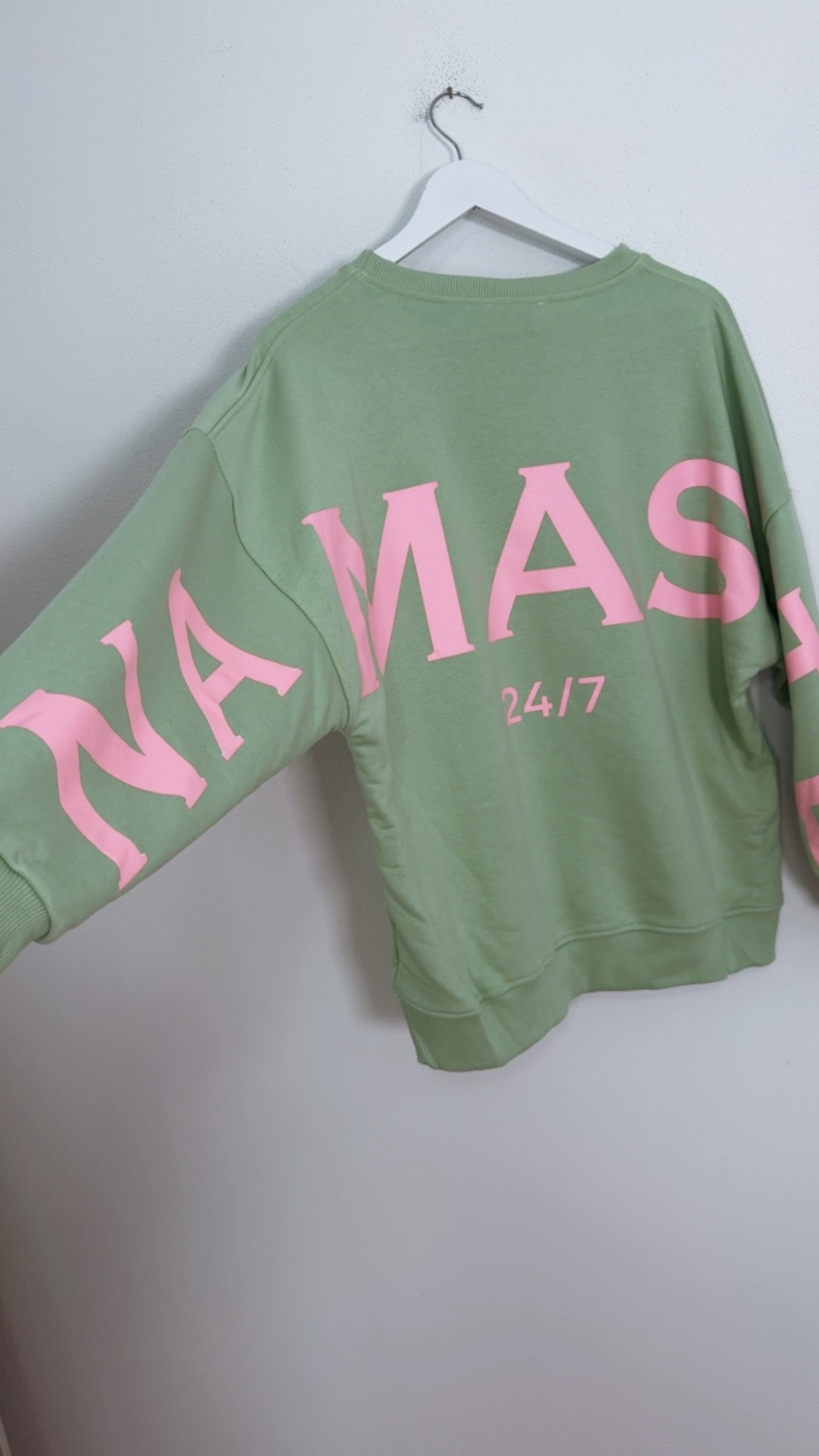 Sweatshirt „Namaste 24/7 Uni“ – Made in Italy | One Size bis ca. Gr. 42