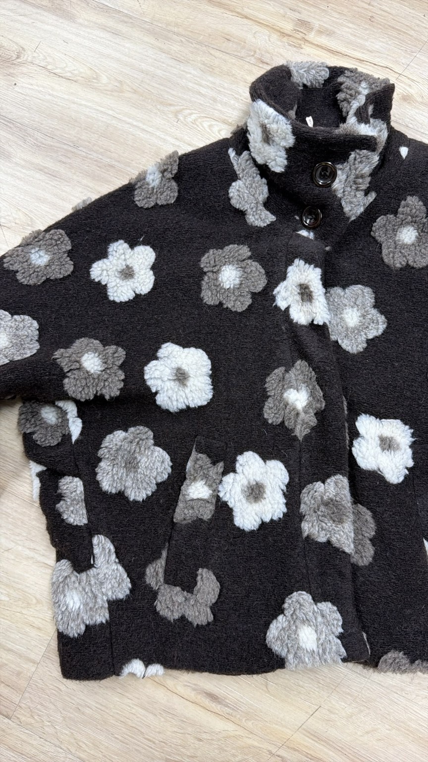 Exklusive Teddyjacke mit 3D-Blüten TJ0193 I Made in Itlay 34-42