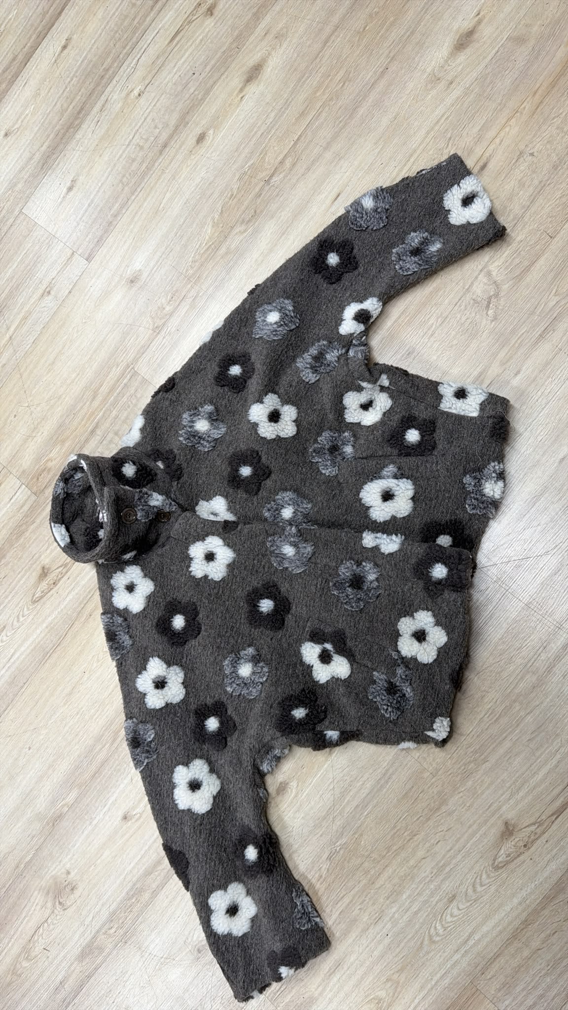 Exklusive Teddyjacke mit 3D-Blüten TJ0193 I Made in Itlay 34-42