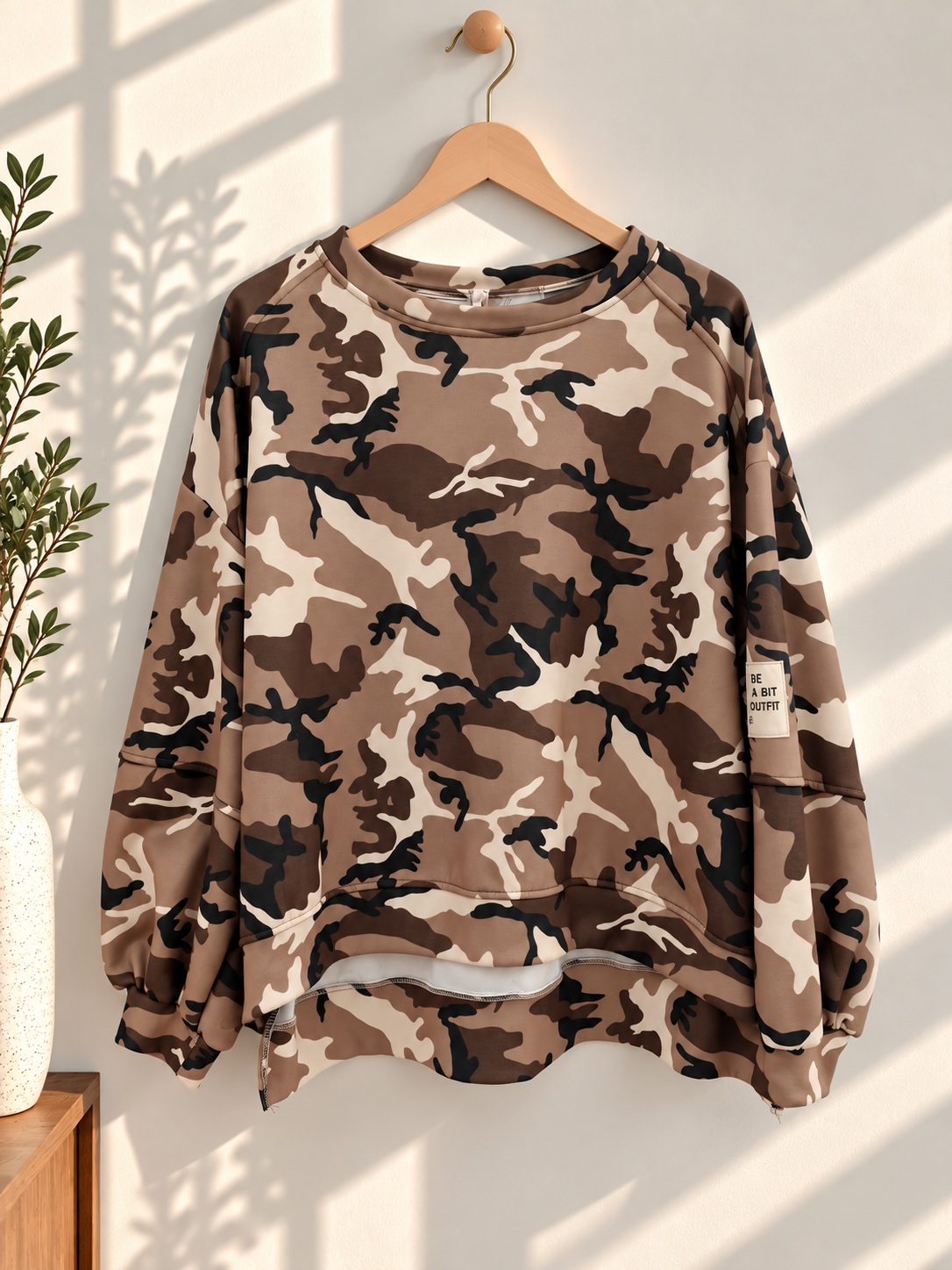 🤎 Camouflage Butterstoff Oversize Sweatshirt mit Statement-Patch | SW0100 | Made in Italy