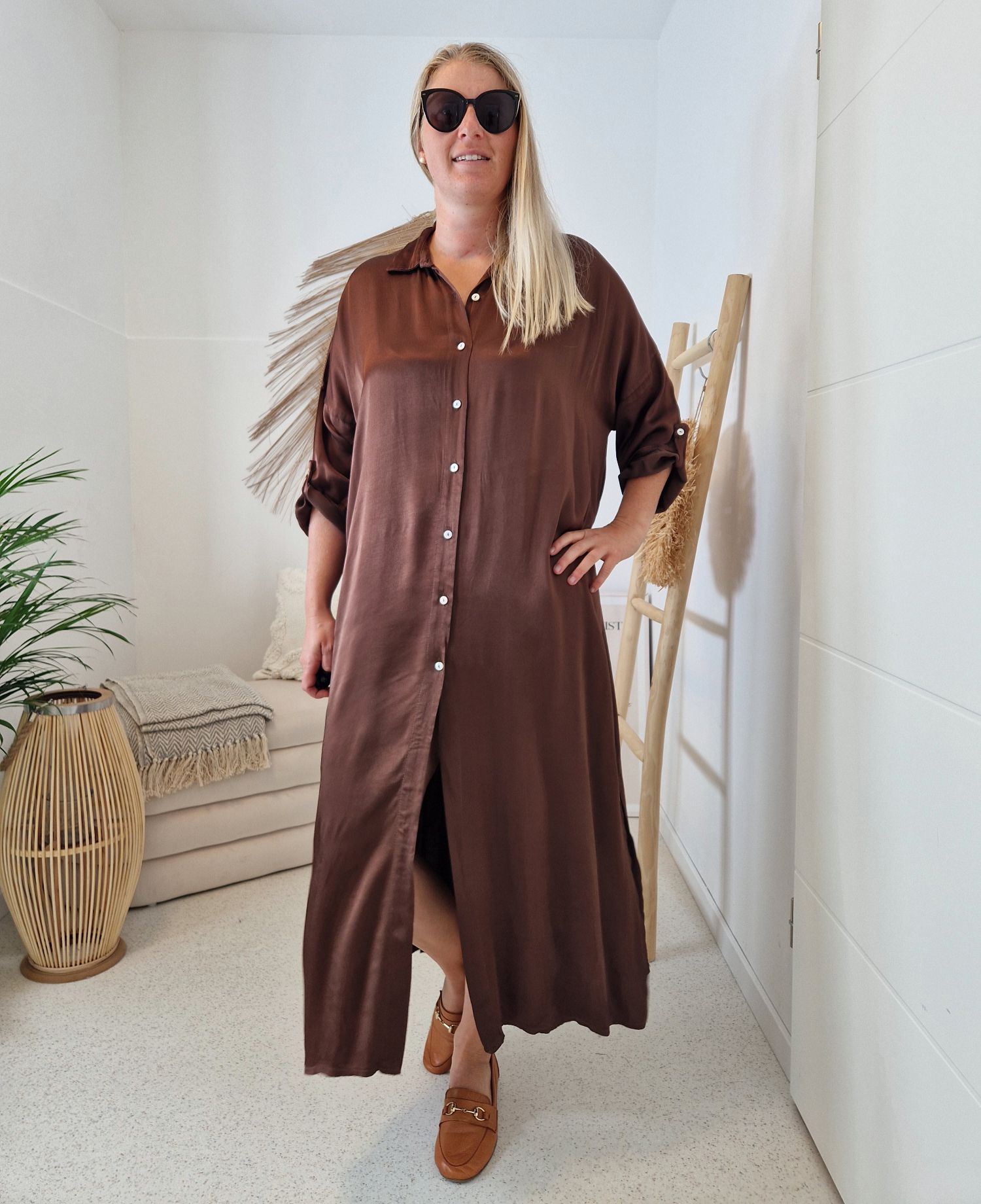 BLUSENKLEID NORA BRAUN 34-42/44 Made in Italy Oversize Maxi Kleid Mantel DRESS Satin Optik BLUSENKLEID NORA BRAUN 34-42/44 Made in Italy Oversize Maxi Kleid Mantel DRESS Satin Optik