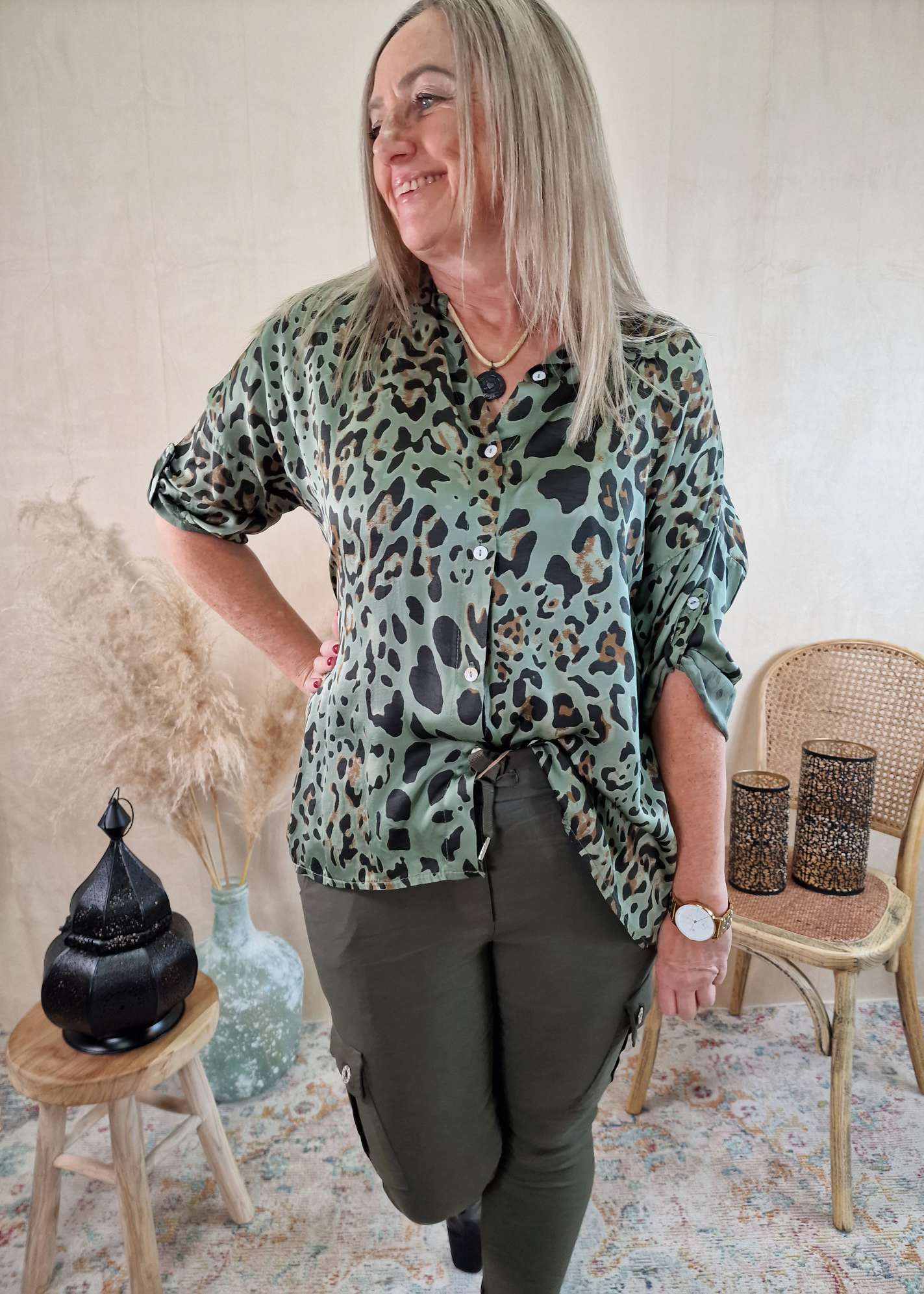 EDLE BLUSE MARY LEO KHAKI 34-40 Made in Italy Viskose Hemd Shirt EDLE BLUSE MARY LEO KHAKI 34-40 Made in Italy Viskose Hemd Shirt