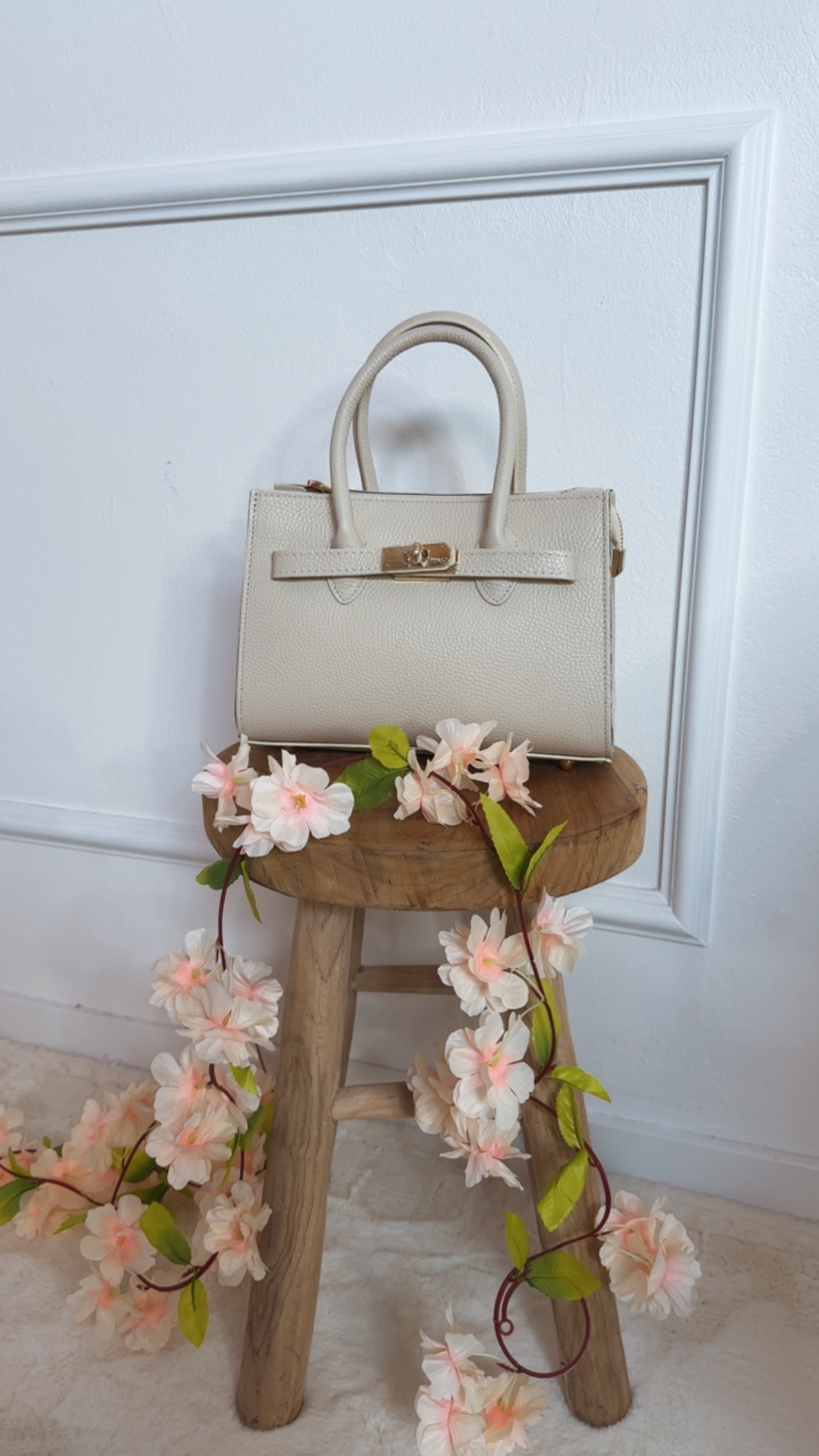 ✨ Mini-Ledertasche Carmelita Drehverschluss – kompakt & luxuriös Made in Italy