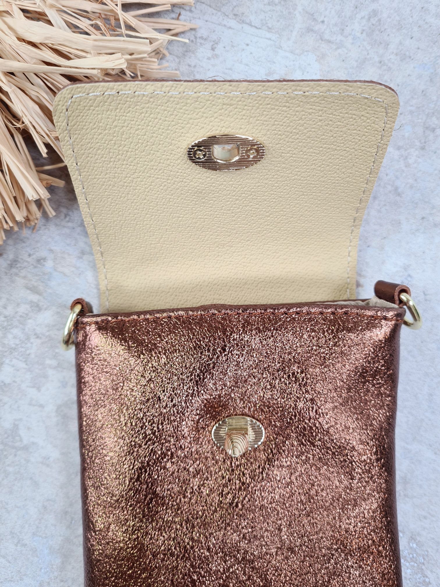 HANDYTASCHE BIENE SMALL METALLIC Ledertasche Umhängetasche Made in Italy echt Leder Tasche versch. Farben HANDYTASCHE BIENE SMALL METALLIC Ledertasche Umhängetasche Made in Italy echt Leder Tasche versch. Farben