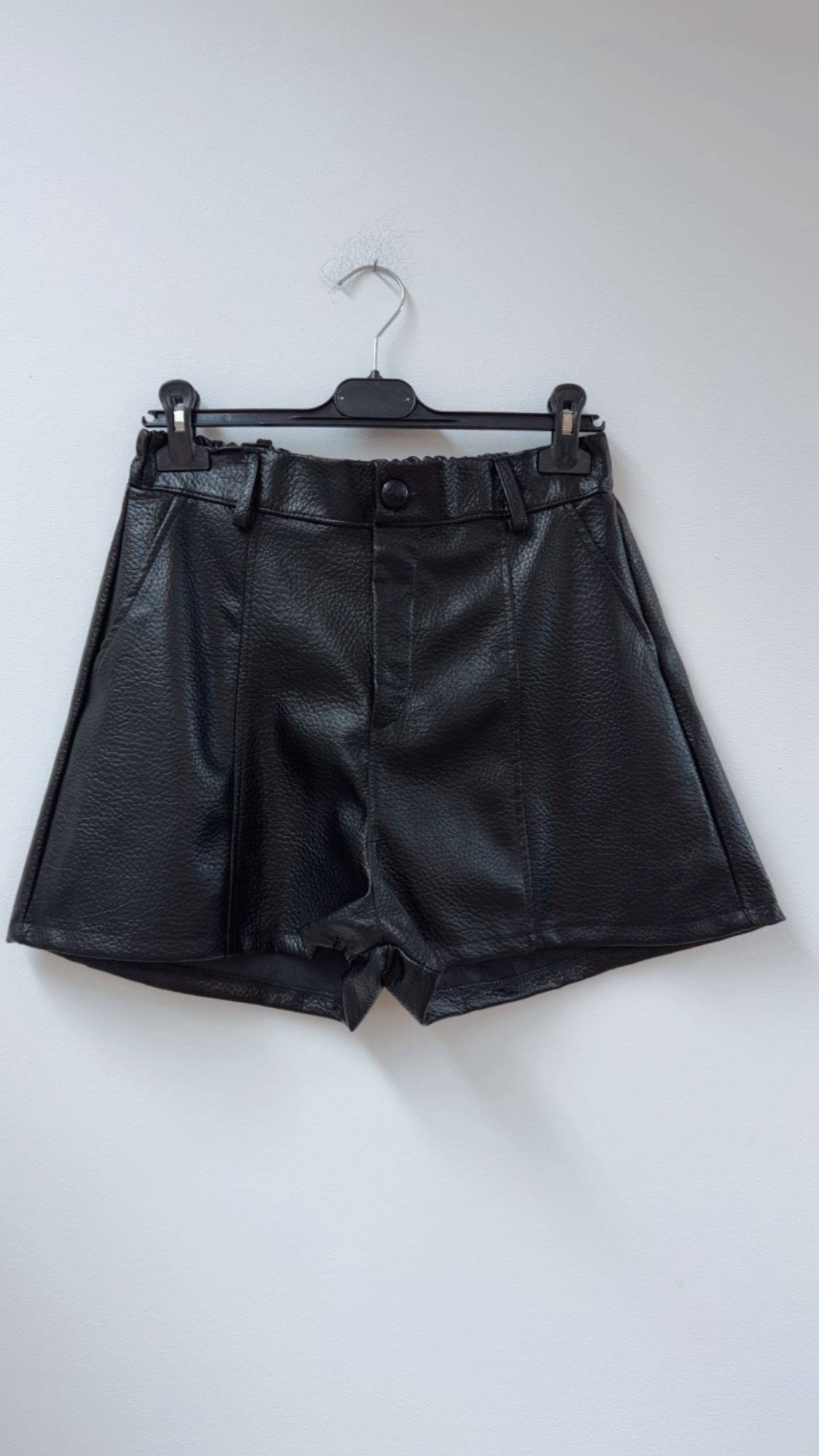 HO0116 – Trend Shorts in Lederoptik | Made in Italy Gr. 34-42/44
