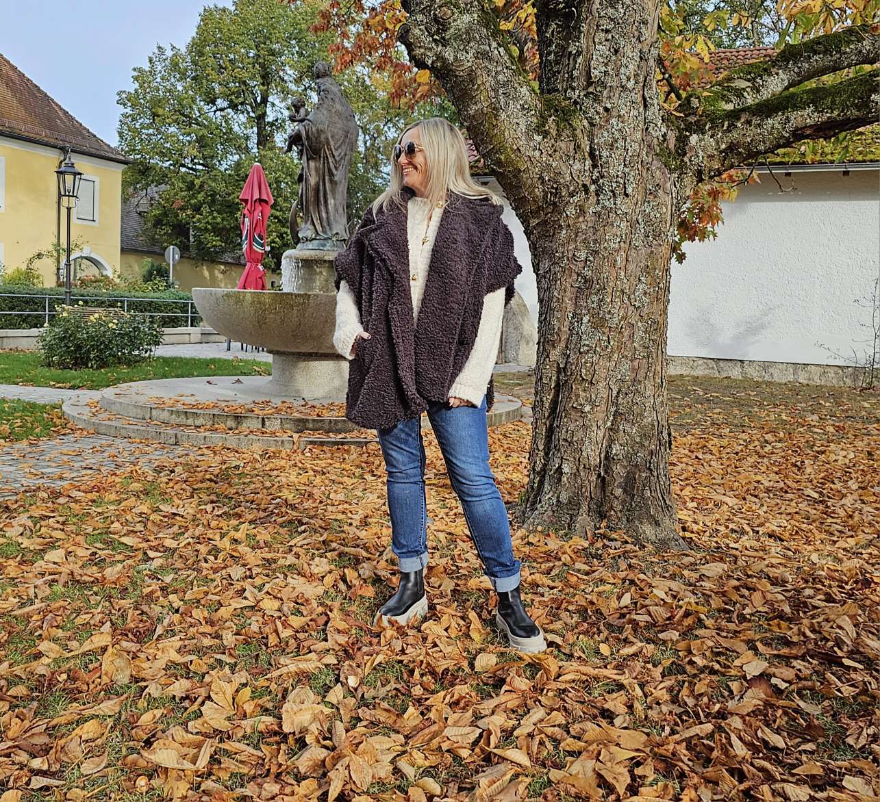 BOUCLE WESTE BERTA Made in Italy 34-48 Mantel Jacke ärmellos COAT BOUCLE WESTE BERTA Made in Italy 34-48 Mantel Jacke ärmellos COAT