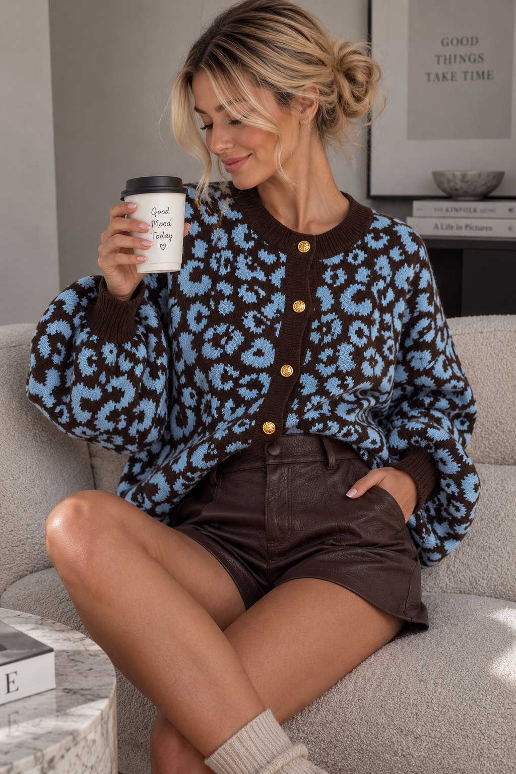 SJ0117 – Leo Strickjacke mit goldfarbenen Knöpfen I 36-46 I Made in Italy