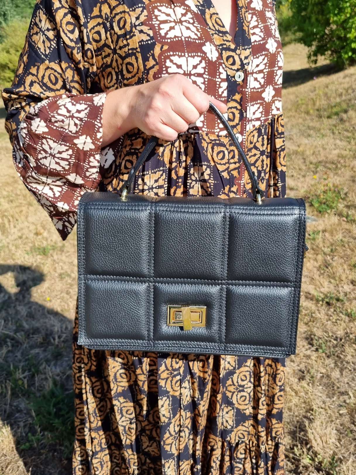 EDLE GESPEPPTE LEDERTASCHE NIZZA SCHWARZ Umhängetasche Leder Hand Tasche Made in Italy EDLE GESPEPPTE LEDERTASCHE NIZZA SCHWARZ Umhängetasche Leder Hand Tasche Made in Italy