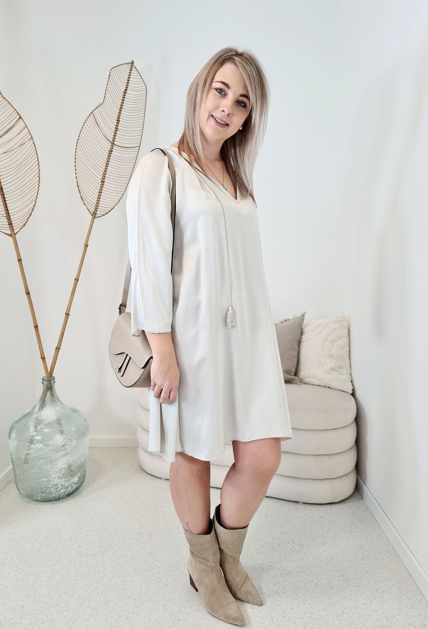 TUNIKAKLEID CARINA CREME 36-42 Satin Optik Kleid Bluse Dress Made in Italy TUNIKAKLEID CARINA CREME 36-42 Satin Optik Kleid Bluse Dress Made in Italy