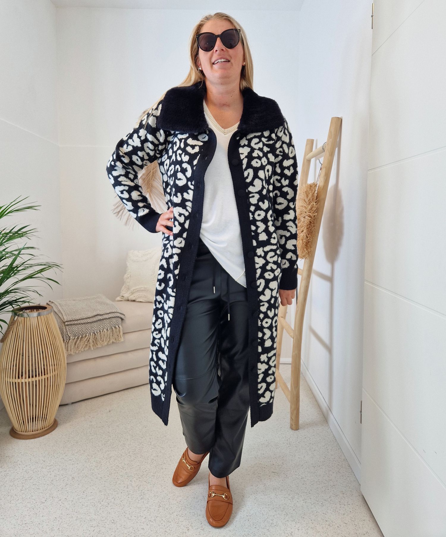 LUXURY KNIT COAT MIRINA LEO SCHWARZ 34-42 Strickmantel Mantel Cardigen Italy Kollektion LUXURY KNIT COAT MIRINA LEO SCHWARZ 34-42 Strickmantel Mantel Cardigen Italy Kollektion
