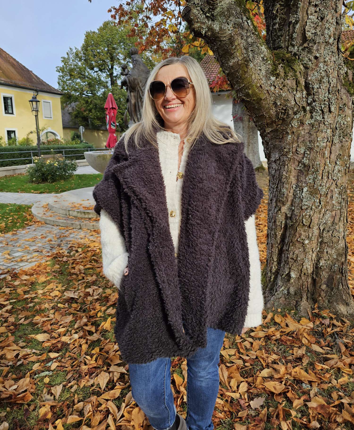 BOUCLE WESTE BERTA Made in Italy 34-48 Mantel Jacke ärmellos COAT BOUCLE WESTE BERTA Made in Italy 34-48 Mantel Jacke ärmellos COAT