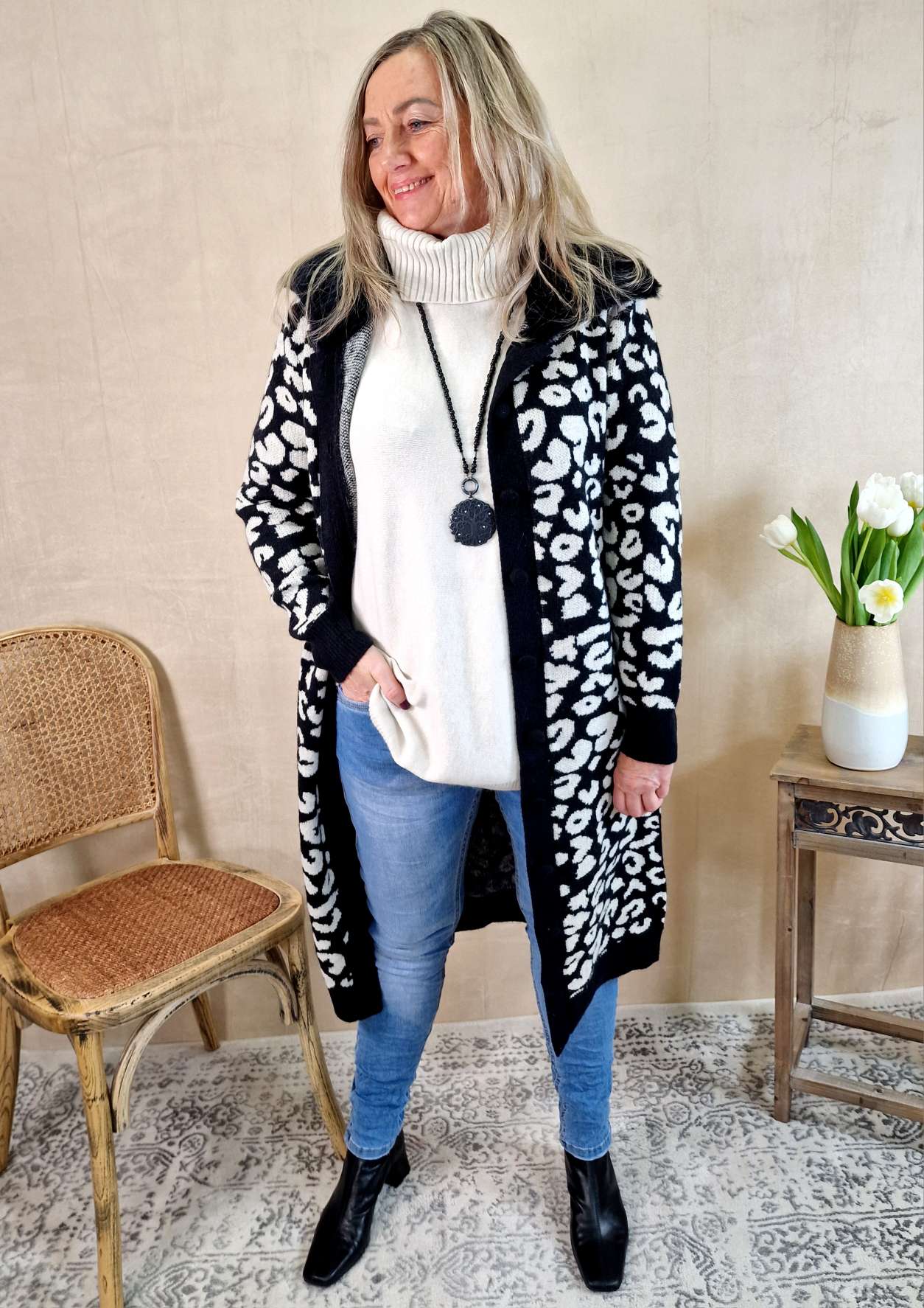 LUXURY KNIT COAT MIRINA LEO SCHWARZ 34-42 Strickmantel Mantel Cardigen Italy Kollektion LUXURY KNIT COAT MIRINA LEO SCHWARZ 34-42 Strickmantel Mantel Cardigen Italy Kollektion