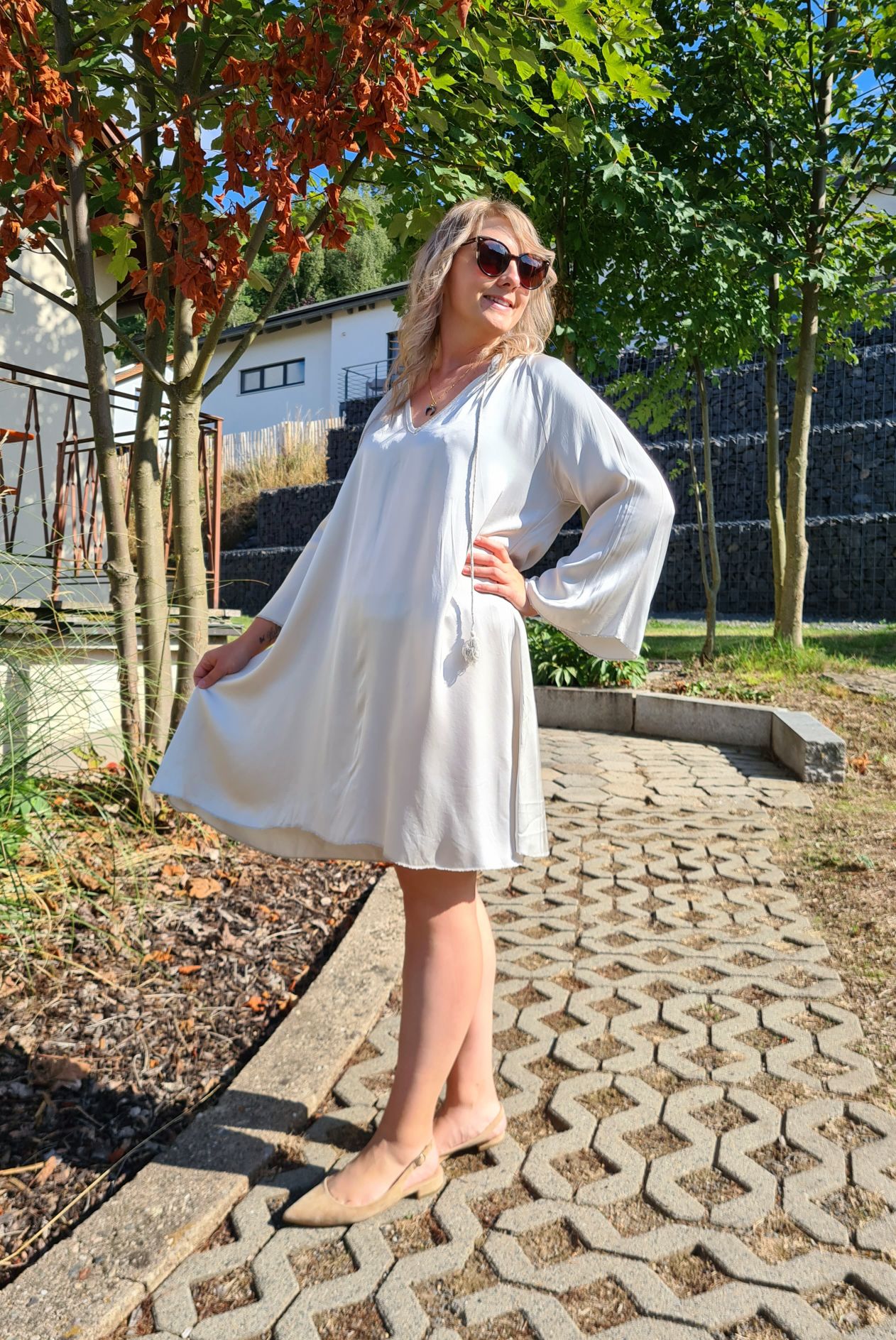TUNIKAKLEID CARINA CREME 36-42 Satin Optik Kleid Bluse Dress Made in Italy TUNIKAKLEID CARINA CREME 36-42 Satin Optik Kleid Bluse Dress Made in Italy