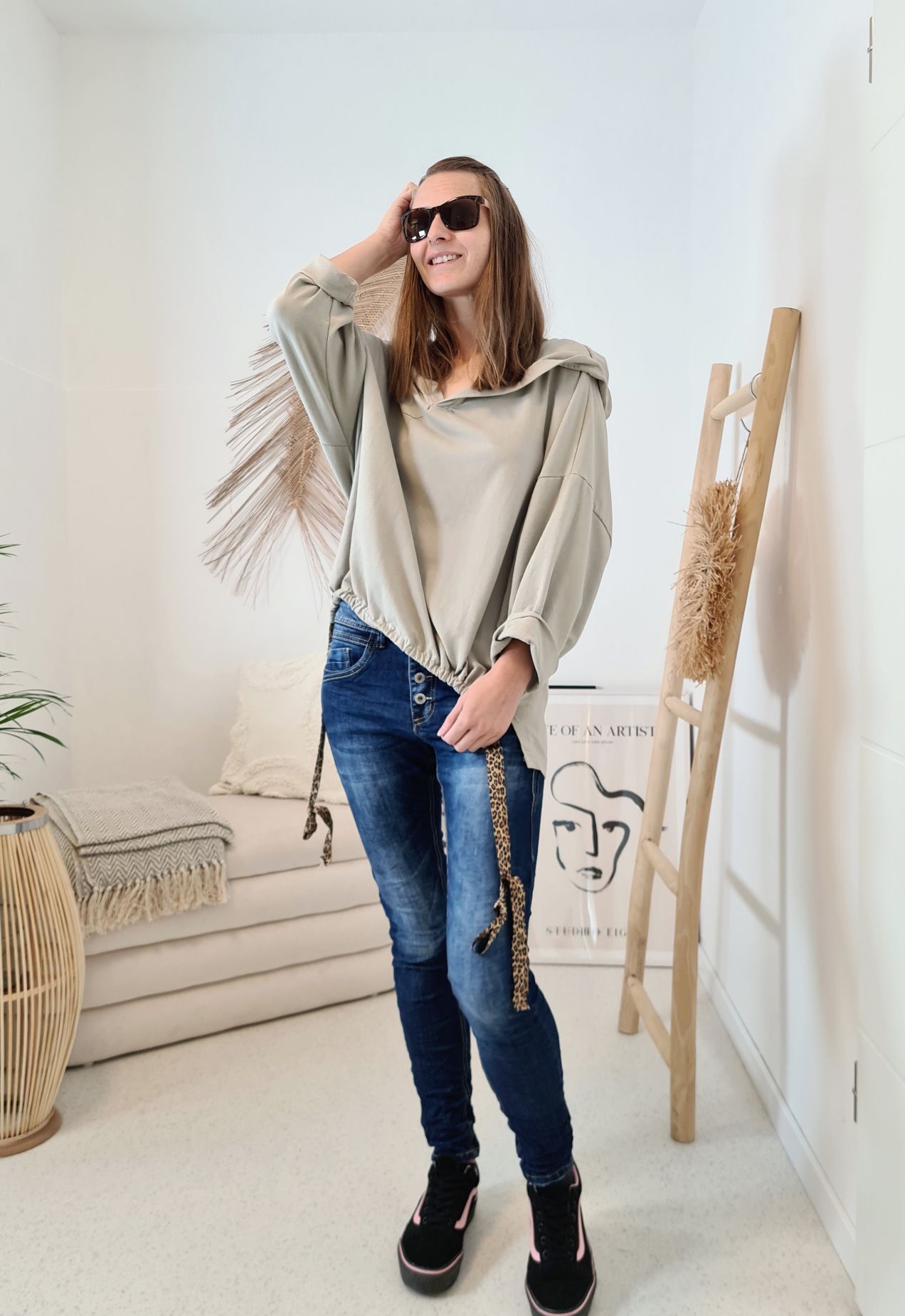 HOODIE NAOMI SAND Sweater Kapuze Made in Italy 34-42 Longsleeve Pullover LEO Leopard HOODIE NAOMI SAND Sweater Kapuze Made in Italy 34-42 Longsleeve Pullover LEO Leopard
