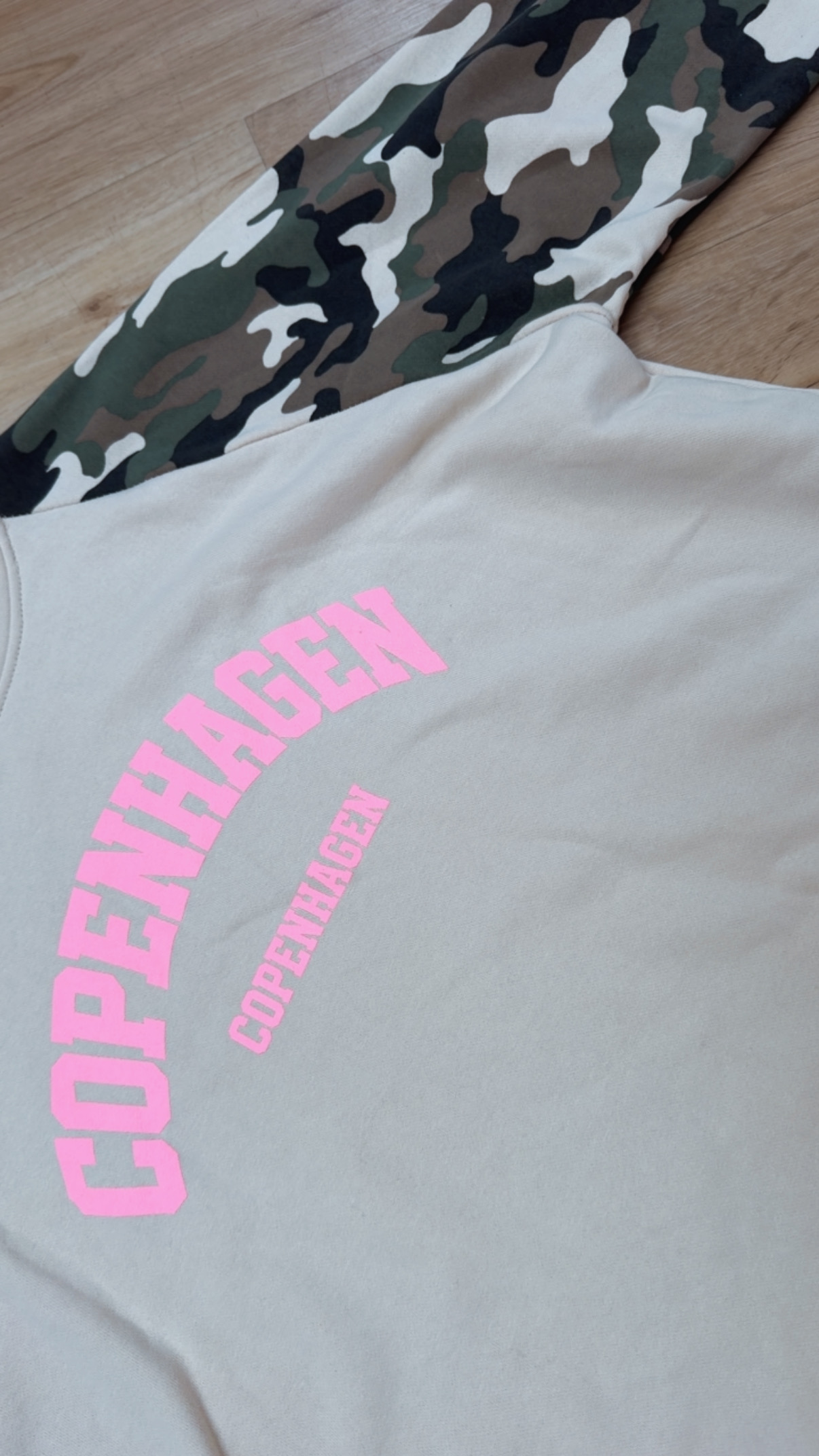 Sweatshirt Copenhagen mit Camouflage-Ärmeln SW0176 I Made in Italy 34-40/42