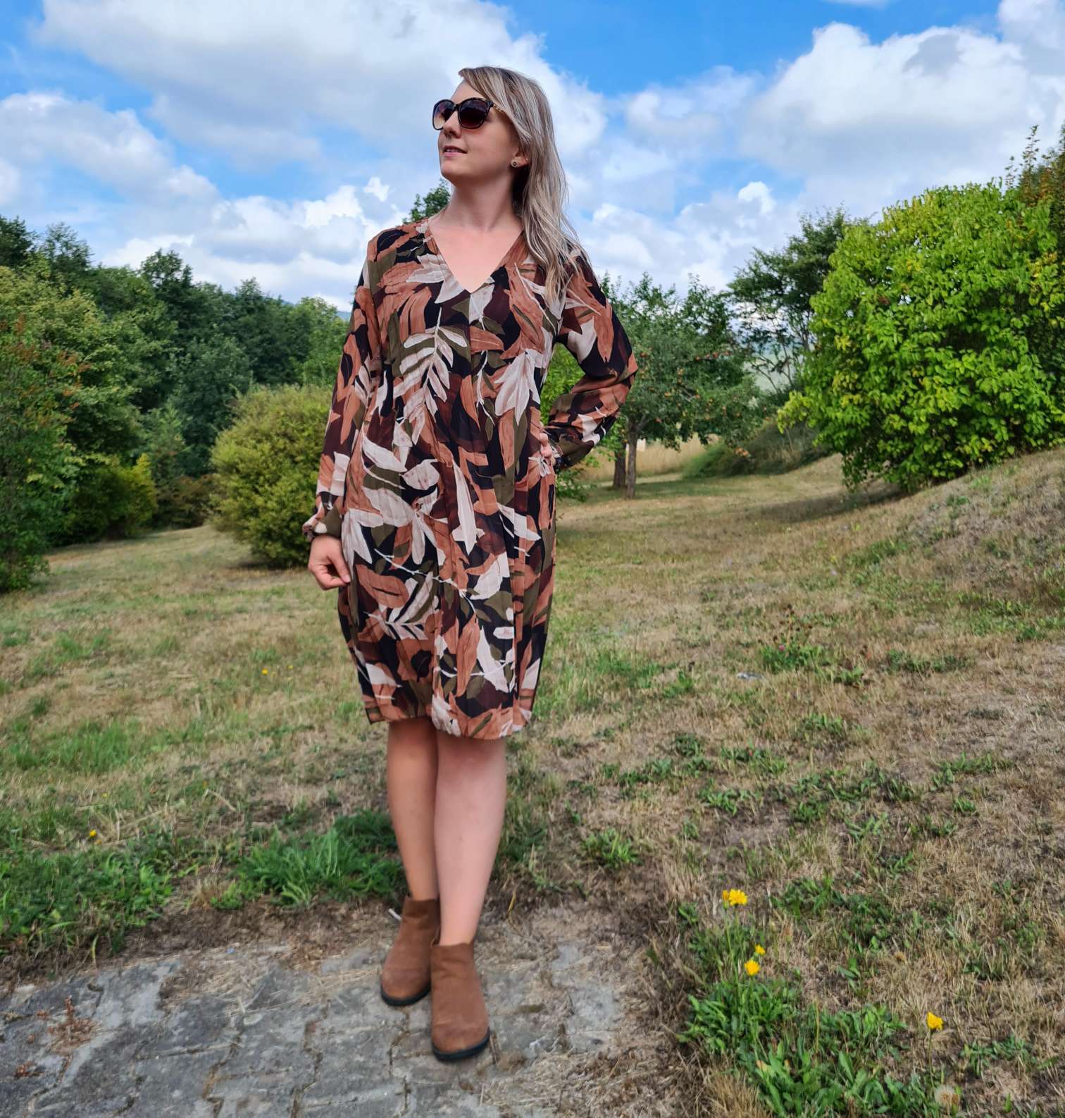 PLISSEE DRESS GINA LEAVES KHAKI 36-42 Made in Italy Plissee Herbst Kleid PLISSEE DRESS GINA LEAVES KHAKI 36-42 Made in Italy Plissee Herbst Kleid