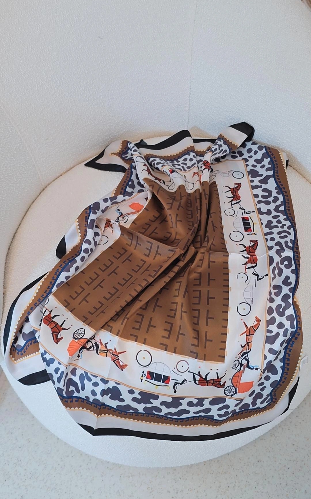 HALSTUCH HORSE mit  Leo Design Tuch Schal 