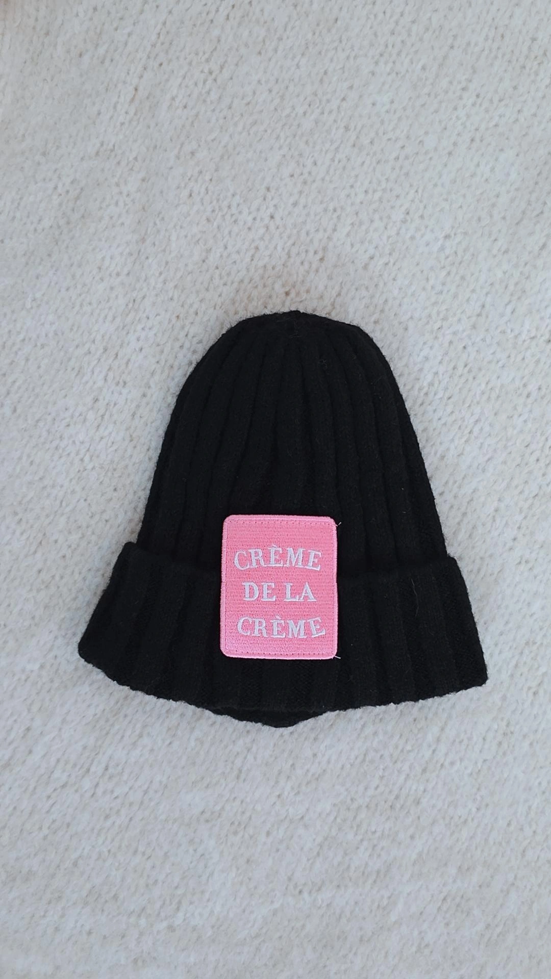 MÜTZE BEANIE LOLA mit Patch CREME DE LA CREME Made in Italy