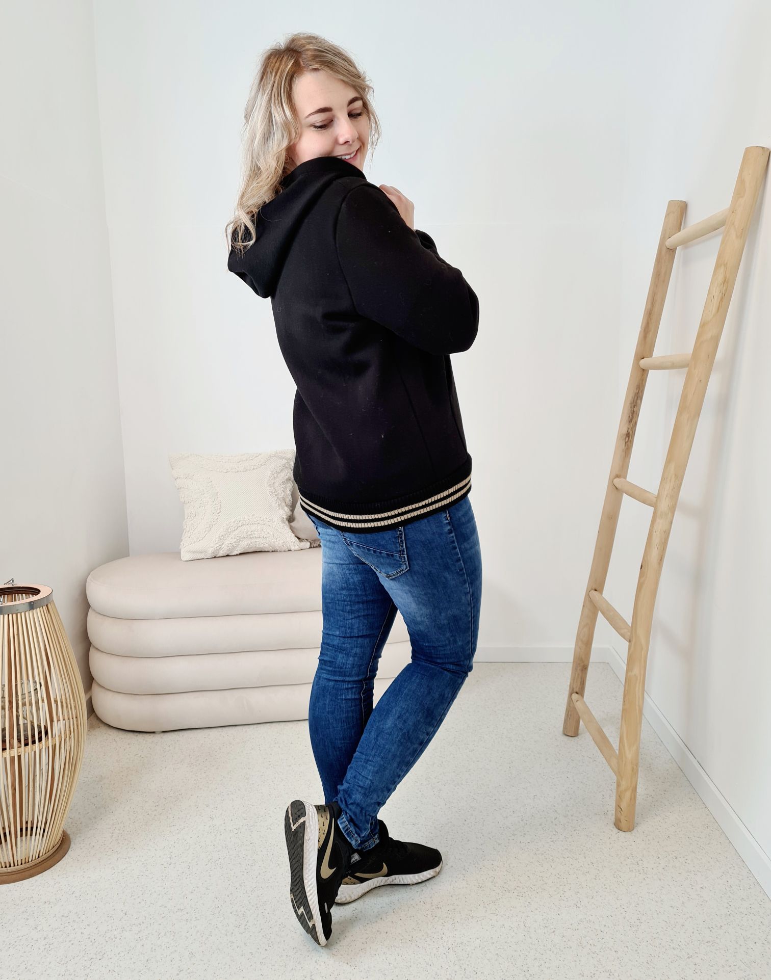 HOODIE SWEATER JACKE LOTTI SCHWARZ Made in Italy Oversize 34-42 versch. Farben HOODIE SWEATER JACKE LOTTI SCHWARZ Made in Italy Oversize 34-42 versch. Farben