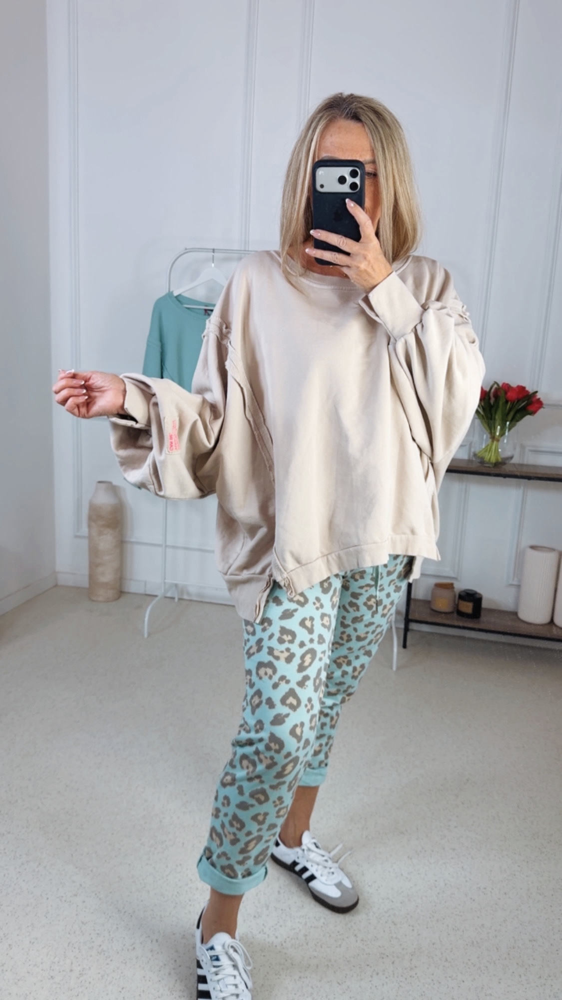 BASIC OVERSIZE SWEATER AMELIE Made in Italy 36 - 44/46 Shirt Sweatshirt  mit Patch