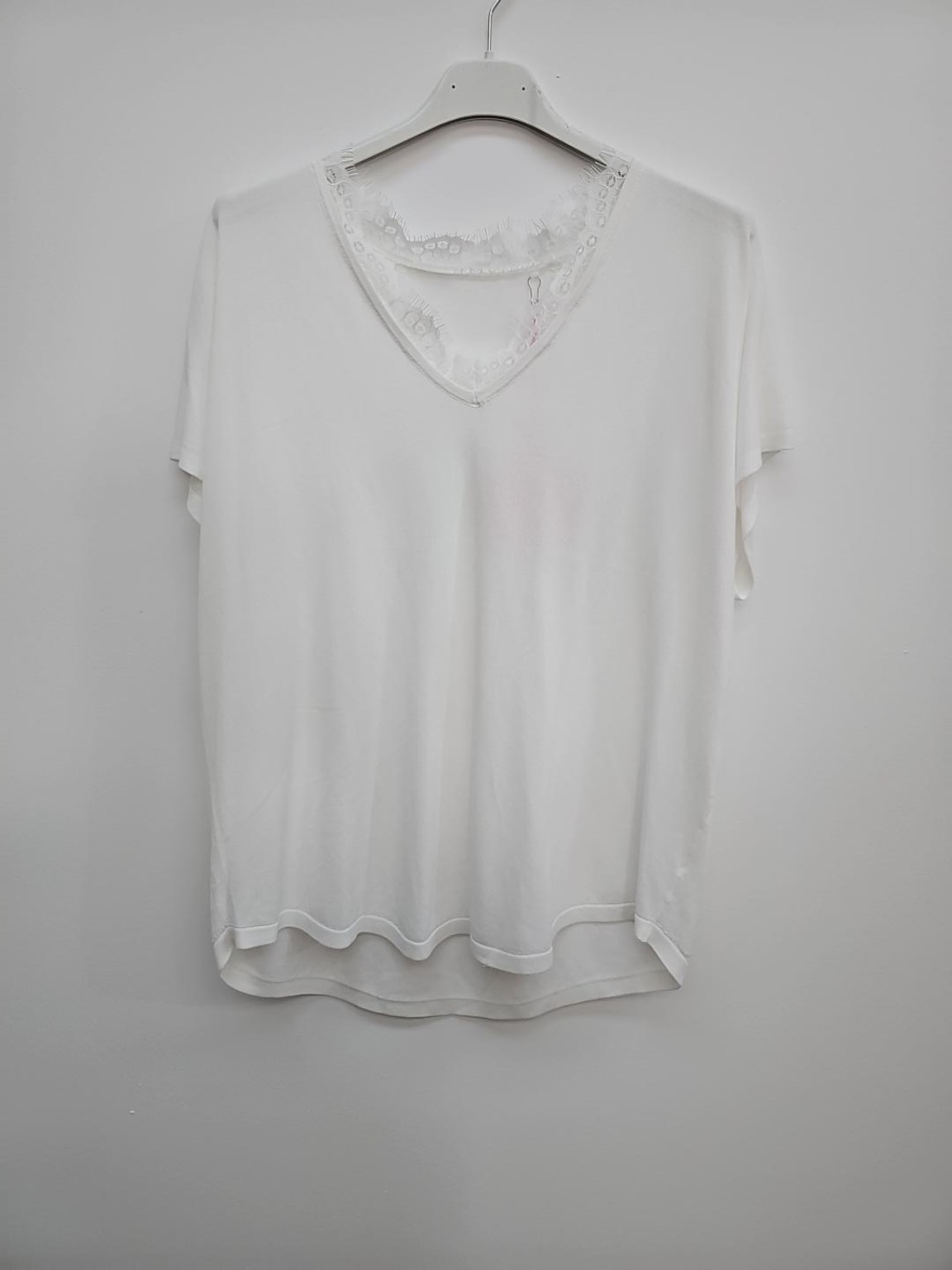 Shirt Sevil mit Spitzenbesatz am Ausschnitt Made in Italy 34-42