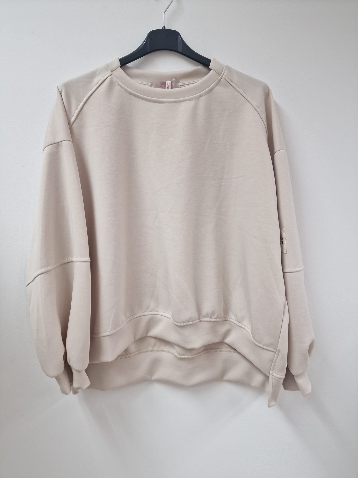 Butterstoff-Sweatshirt uni mit Statement-Patch – SW0094 Made in Italy Gr 34-42
