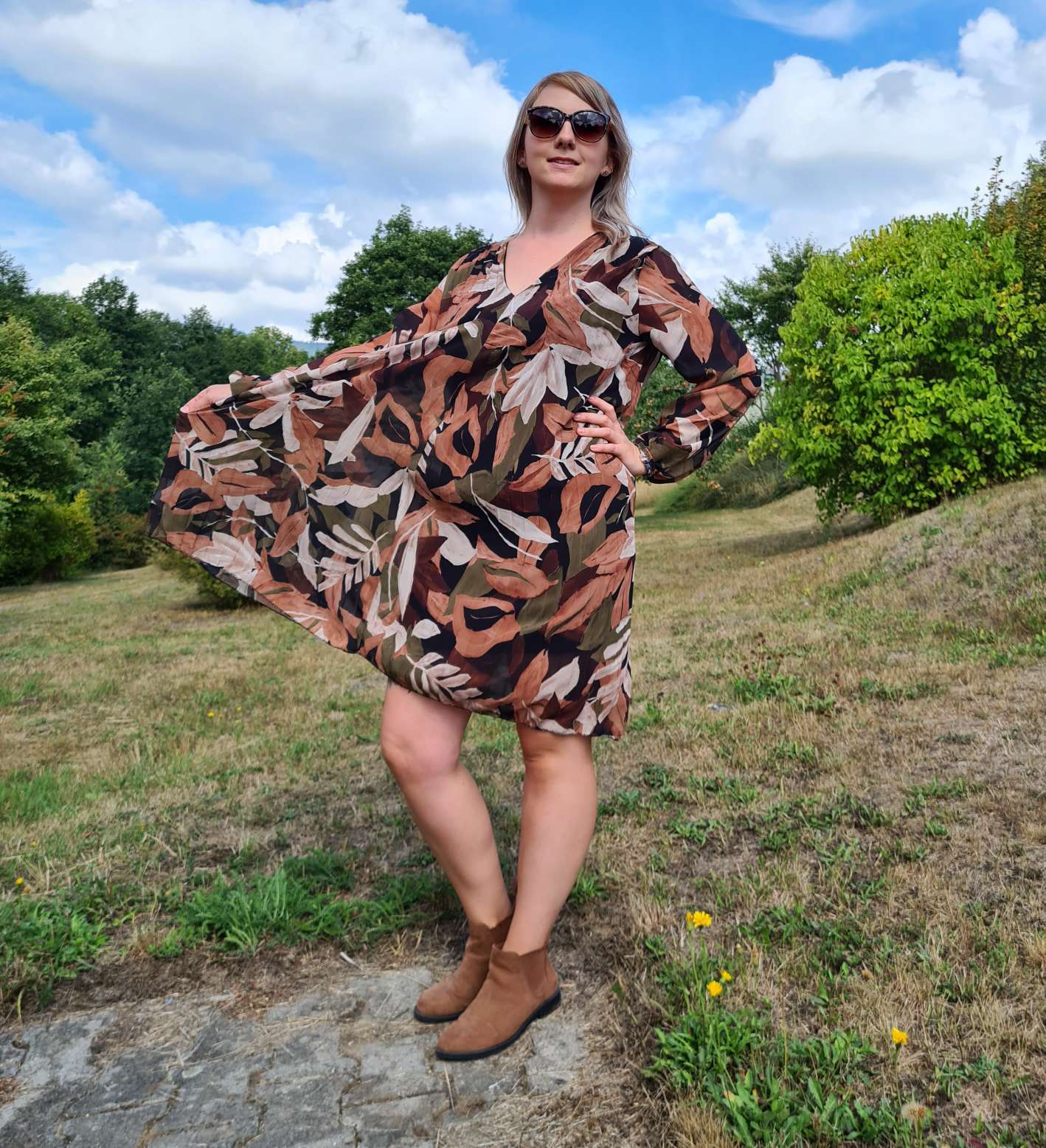 PLISSEE DRESS GINA LEAVES KHAKI 36-42 Made in Italy Plissee Herbst Kleid PLISSEE DRESS GINA LEAVES KHAKI 36-42 Made in Italy Plissee Herbst Kleid
