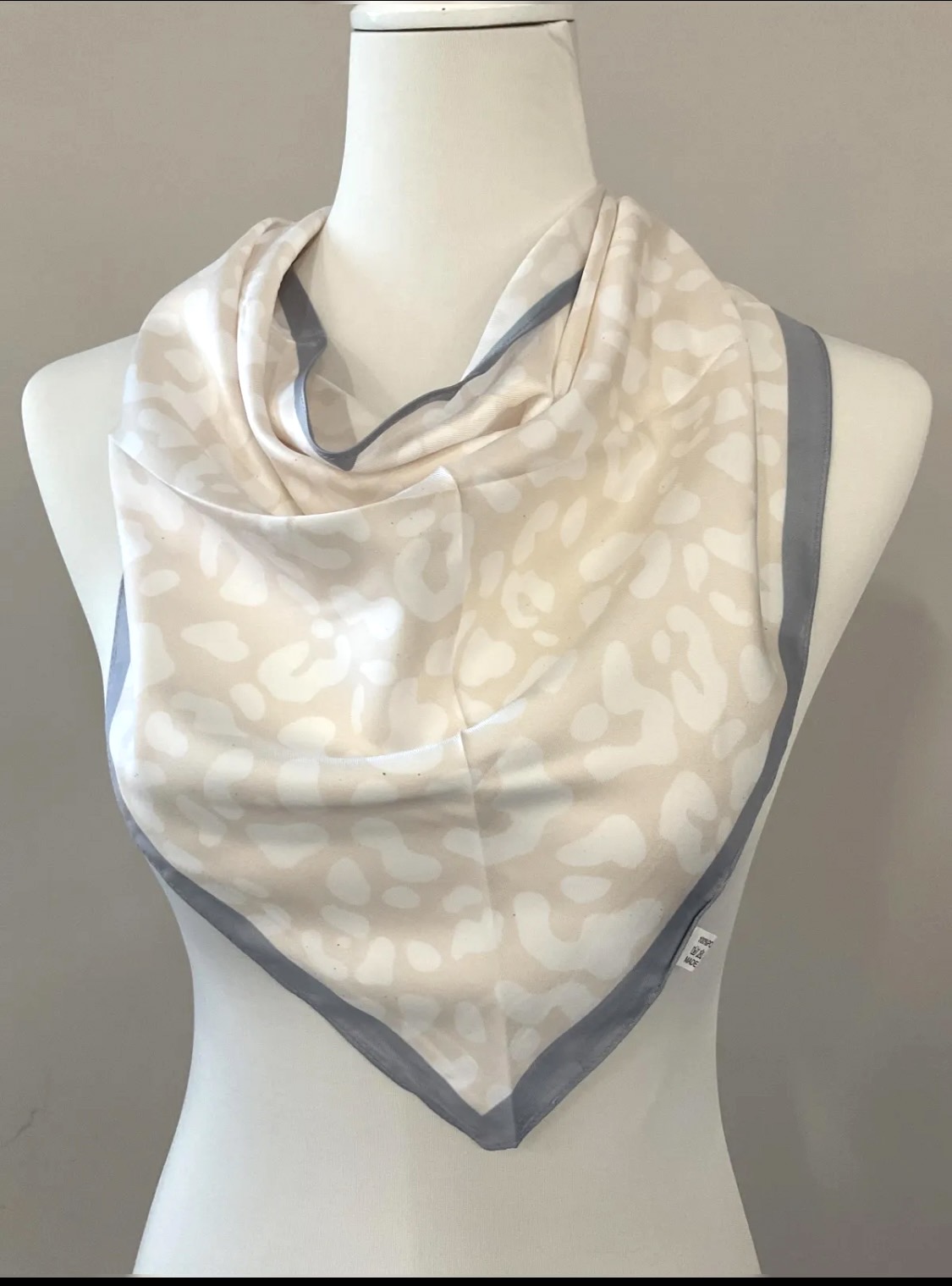 DREIECKSTUCH  LEO SIMBABWE Tuch Schal Nickituch Leo-Design