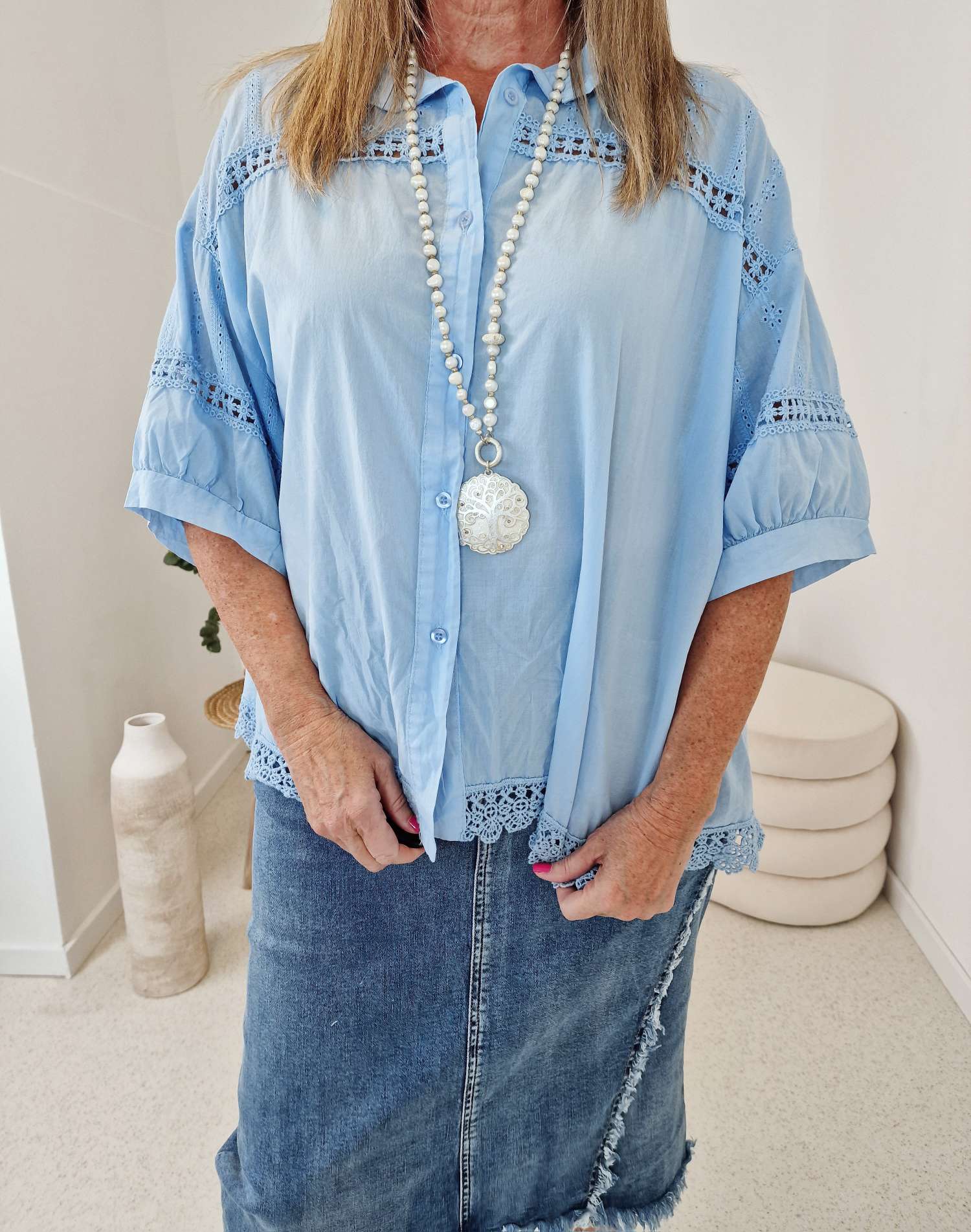 EDLE BLUSE LENNY HELLBLAU 36 - 42 Made in Italy Spitze Lochstickerei Kurzarm EDLE BLUSE LENNY HELLBLAU 36 - 42 Made in Italy Spitze Lochstickerei Kurzarm