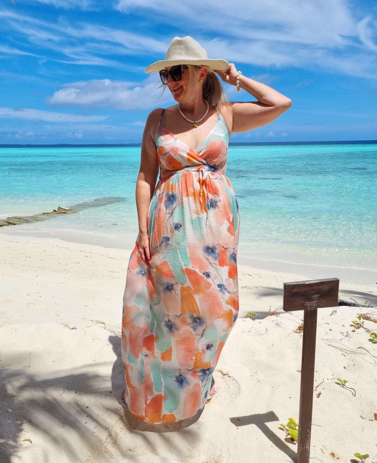 SPAGHETTI DRESS LARA FLOWERS 36-40/42 Made in Italy Maxi Kleid Sommer Strandkleid Blumen Variantenartikel SPAGHETTI DRESS LARA FLOWERS 36-40/42 Made in Italy Maxi Kleid Sommer Strandkleid Blumen Variantenartikel
