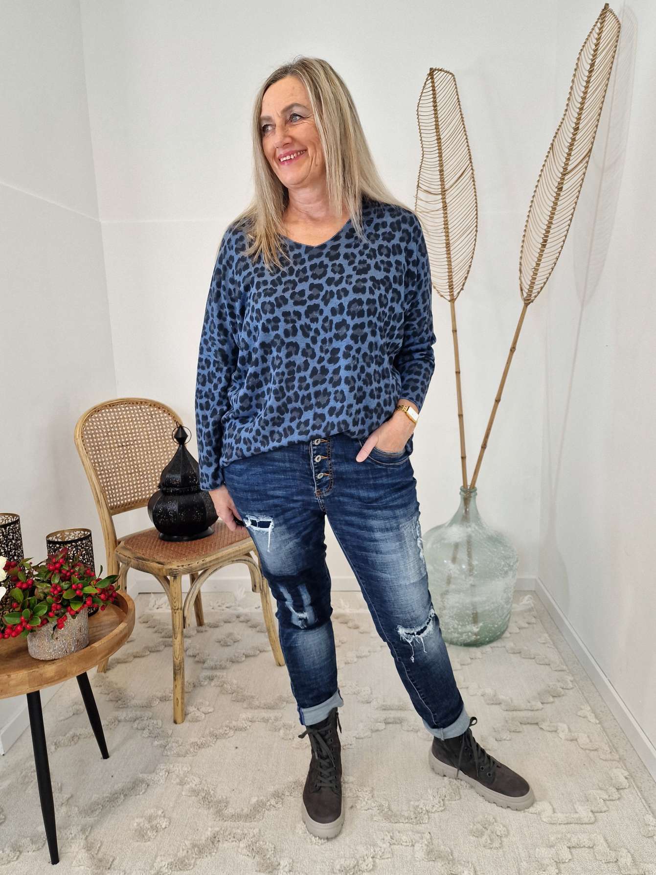 LIGHT KNIT LONGSLEEVE SHIRT MARIKA LEO BLAU Basic Langarm Pullover Leopard Sweater Made in Italy 34-42 LIGHT KNIT LONGSLEEVE SHIRT MARIKA LEO BLAU Basic Langarm Pullover Leopard Sweater Made in Italy 34-42