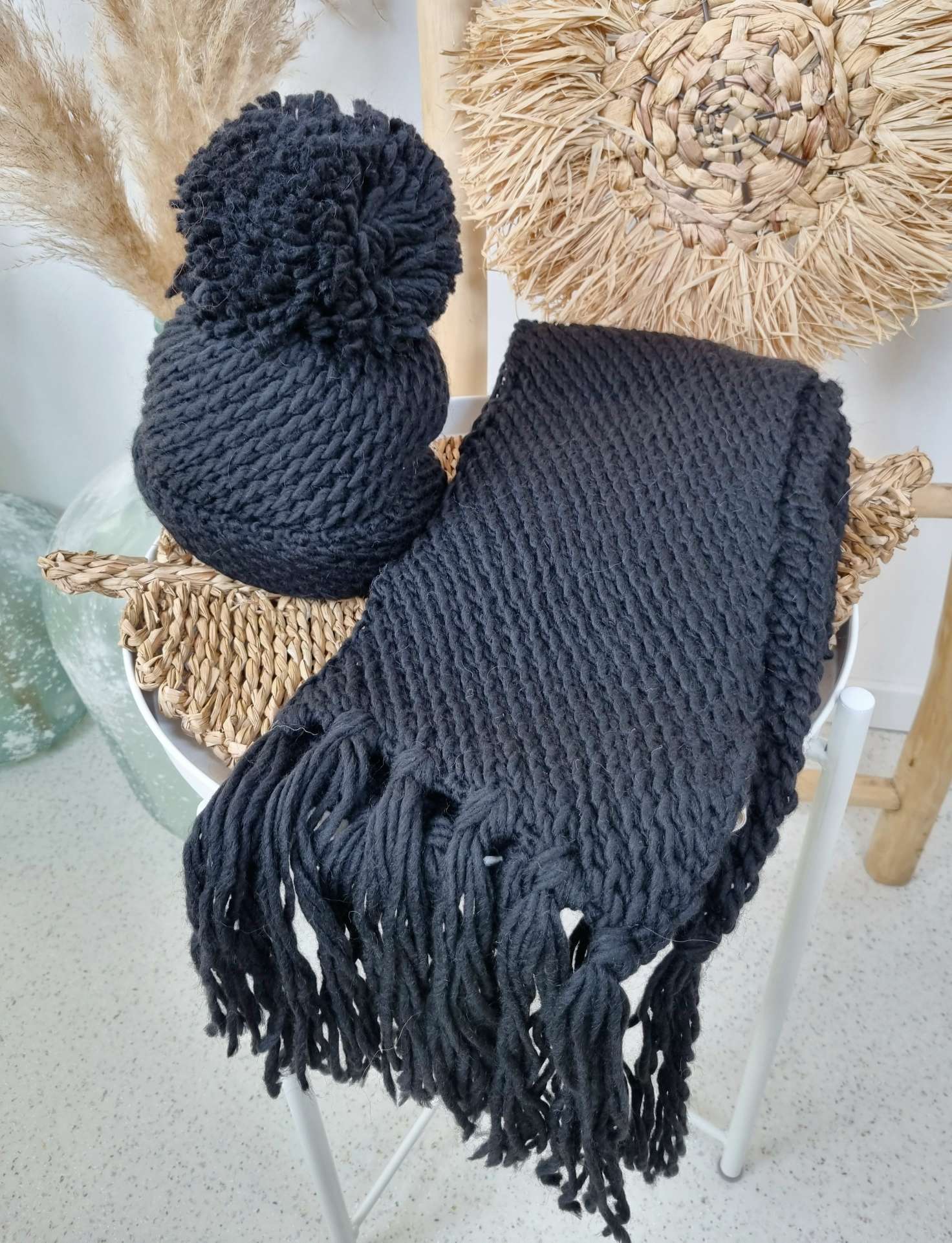 EDLER SCHAL SCARF GIADA SCHWARZ Made in Italy kuscheliger weicher Strick Schal Fransen EDLER SCHAL SCARF GIADA SCHWARZ Made in Italy kuscheliger weicher Strick Schal Fransen