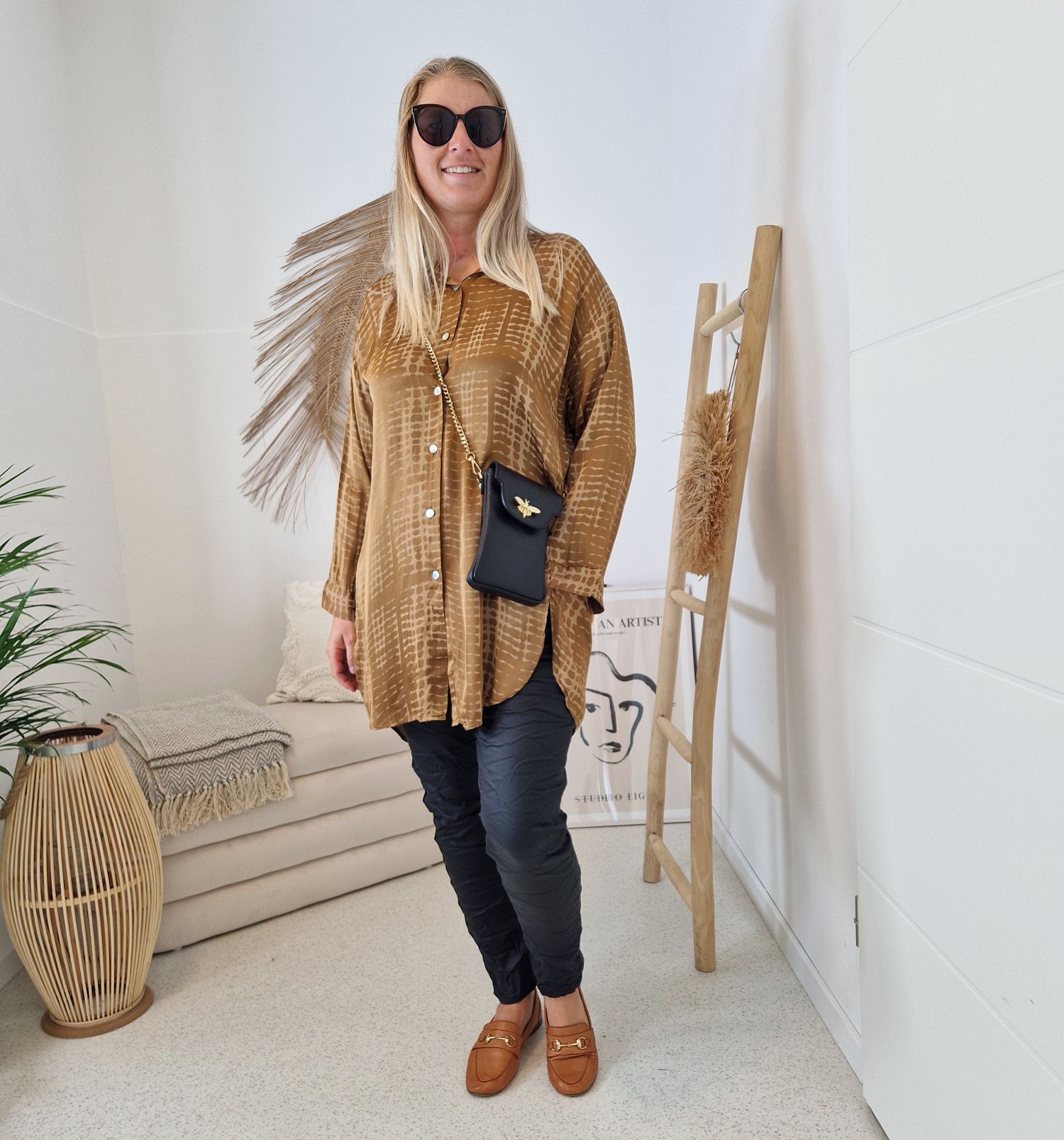 OVERSIZE BLUSE LUCY BEIGE 34-42 Made in Italy Seide Silk Longbluse Hemd OVERSIZE BLUSE LUCY BEIGE 34-42 Made in Italy Seide Silk Longbluse Hemd