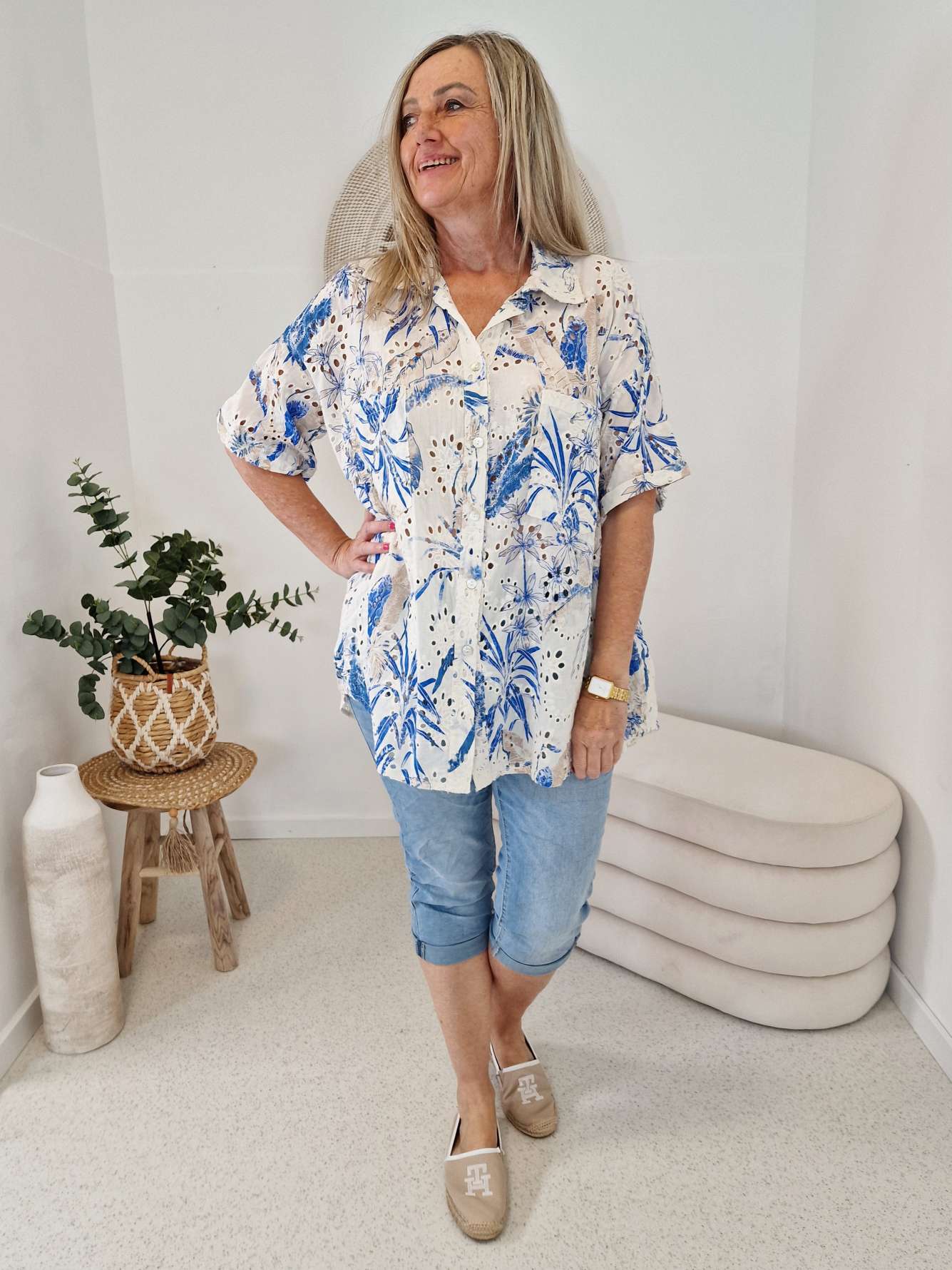 LOCHSTICKEREI BLUSE ROMANCE ROYAL BLAU Oversize 34-42/44 Hemd Hemdbluse Baumwolle LOCHSTICKEREI BLUSE ROMANCE ROYAL BLAU Oversize 34-42/44 Hemd Hemdbluse Baumwolle