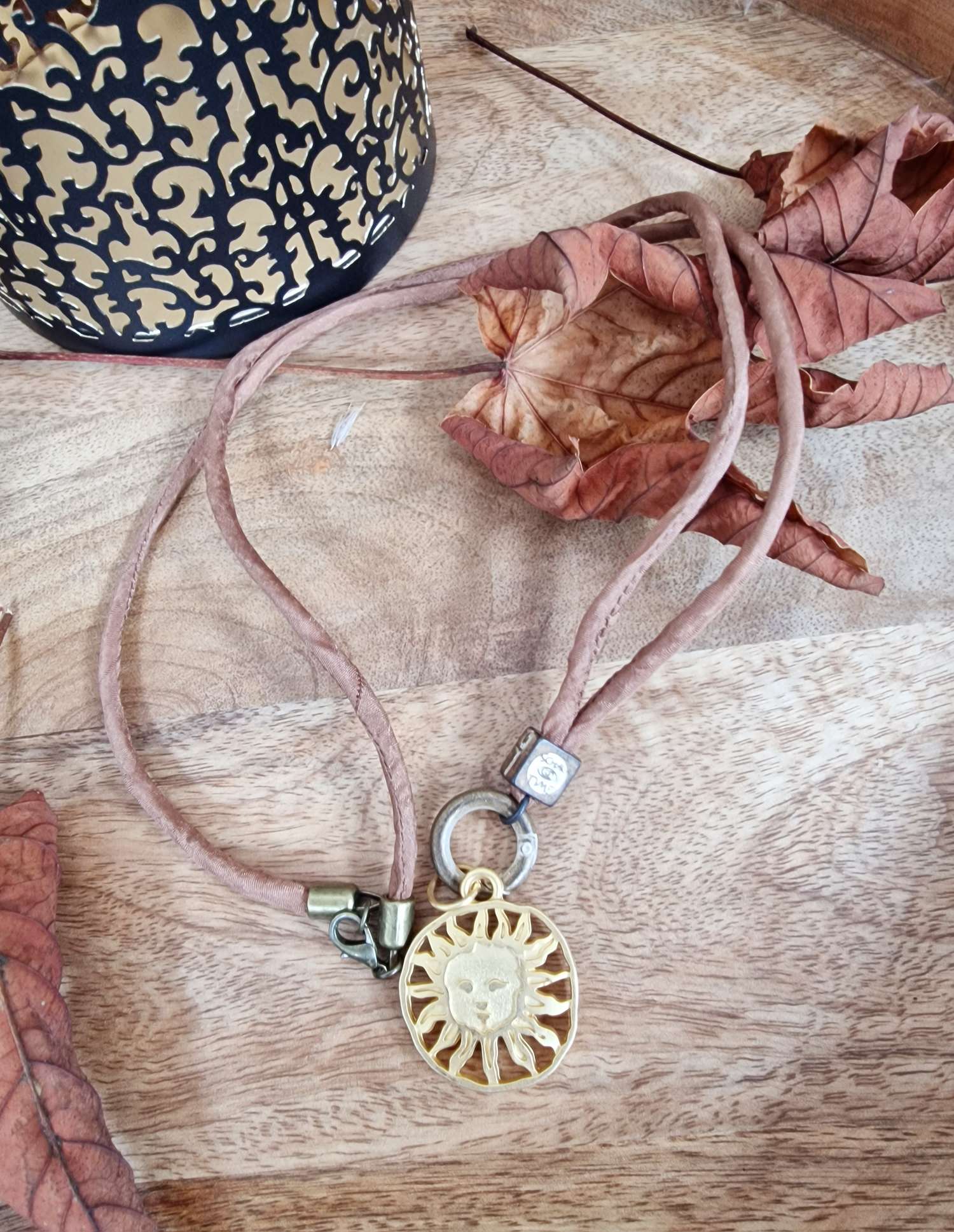 EXKLUSIVE LANGE KETTE SUNSHINE GOLDSHINY Lange Seiden Kette Braun EXKLUSIVE LANGE KETTE SUNSHINE GOLDSHINY Lange Seiden Kette Braun
