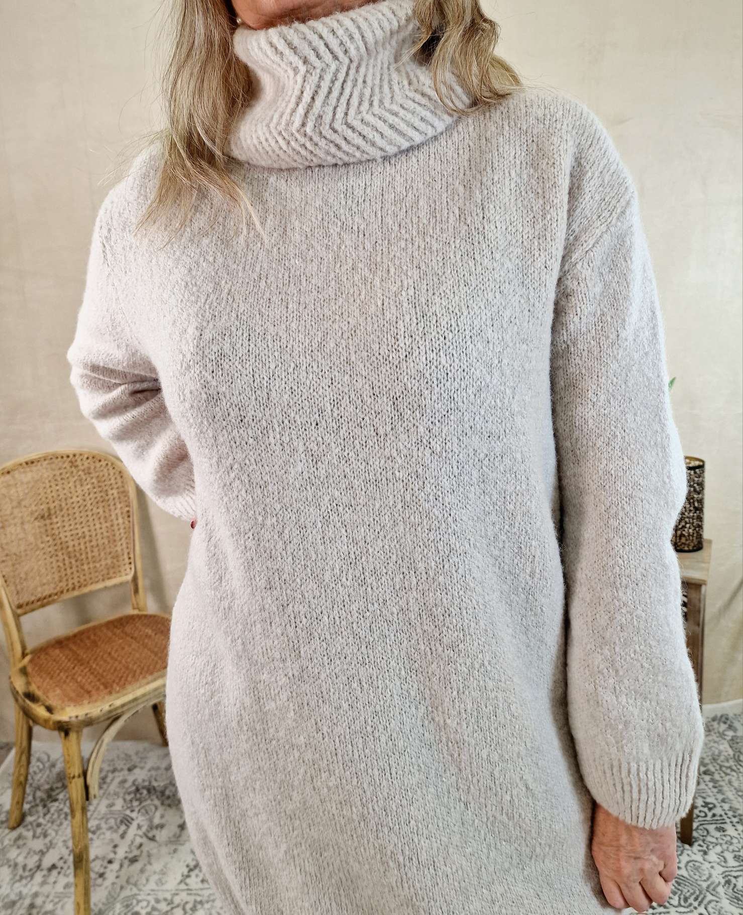 KNIT DRESS BALTIMORE SAND 34-42 Strickkleid Kleid Rollkragen Made in Italy KNIT DRESS BALTIMORE SAND 34-42 Strickkleid Kleid Rollkragen Made in Italy