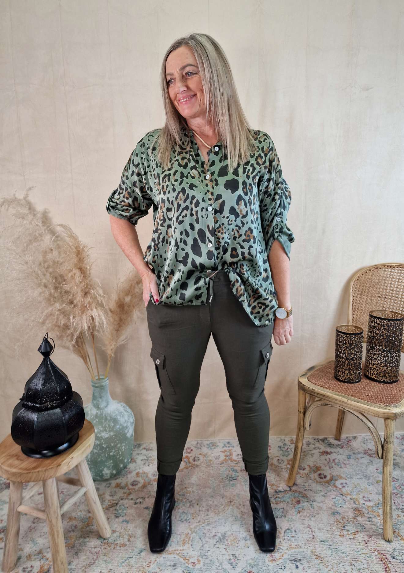 EDLE BLUSE MARY LEO KHAKI 34-40 Made in Italy Viskose Hemd Shirt EDLE BLUSE MARY LEO KHAKI 34-40 Made in Italy Viskose Hemd Shirt