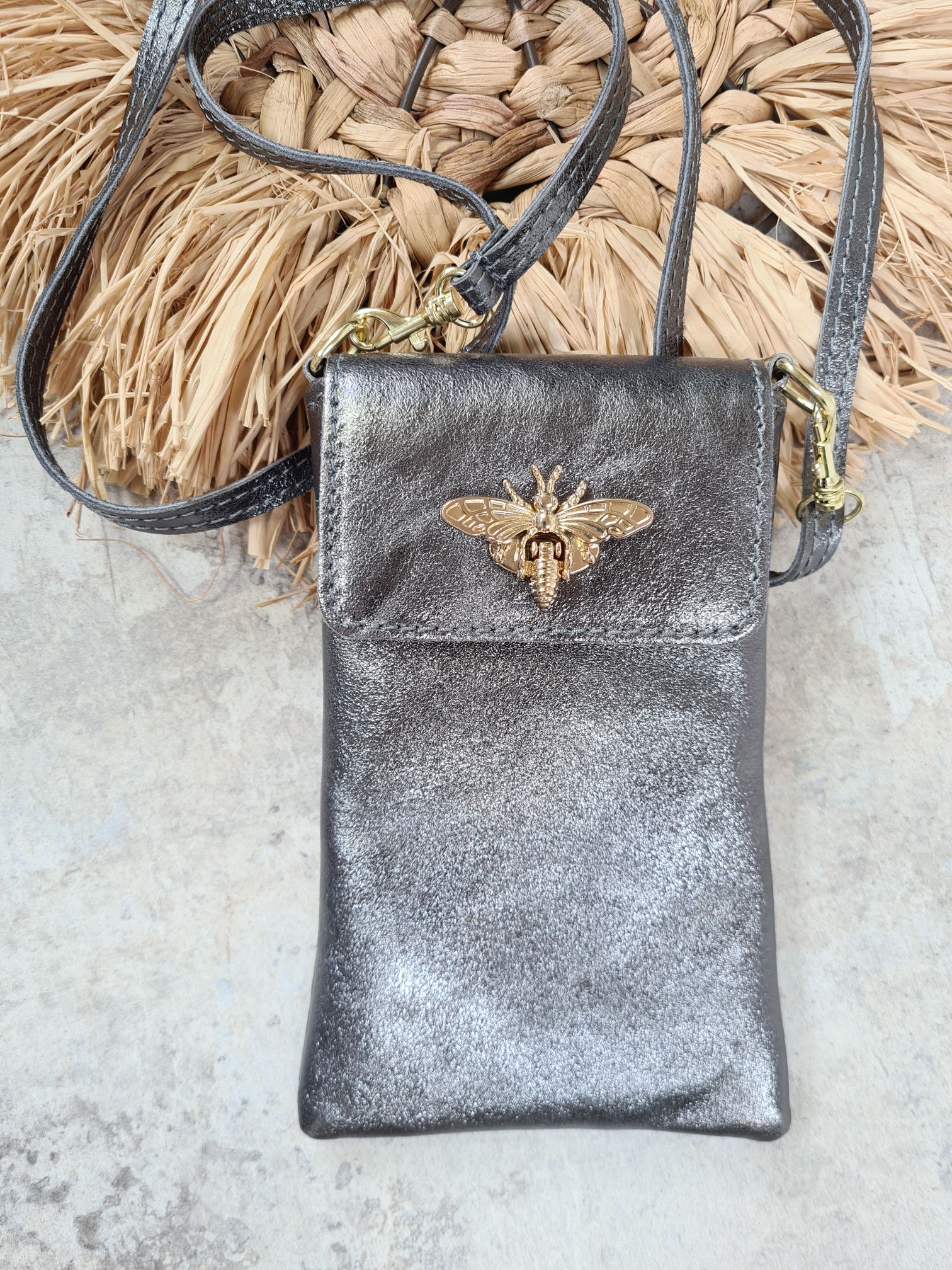 HANDYTASCHE BIENE SMALL METALLIC Ledertasche Umhängetasche Made in Italy echt Leder Tasche versch. Farben HANDYTASCHE BIENE SMALL METALLIC Ledertasche Umhängetasche Made in Italy echt Leder Tasche versch. Farben